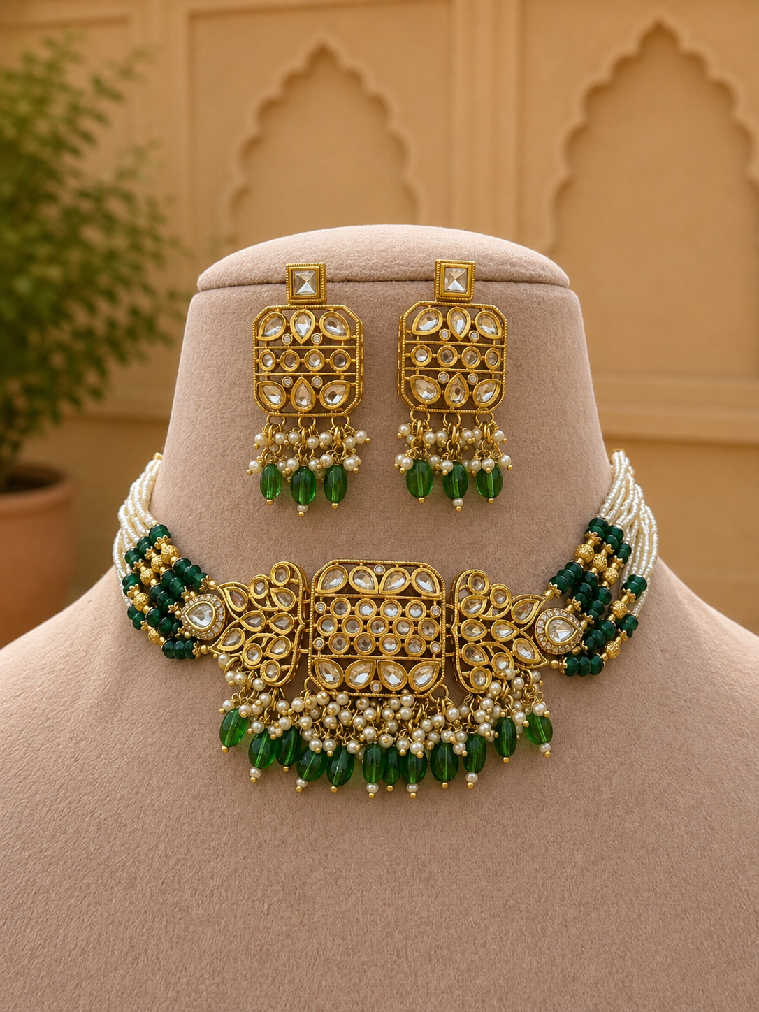 Arumita Choker Necklace Set
