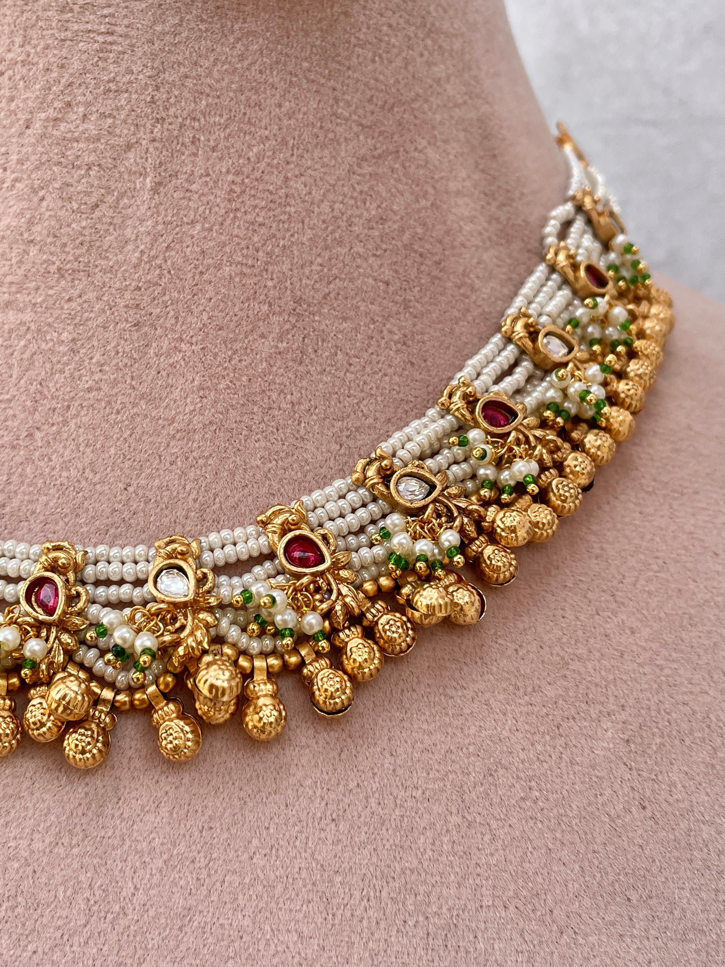 Tasva Antique Pearl Necklace Set