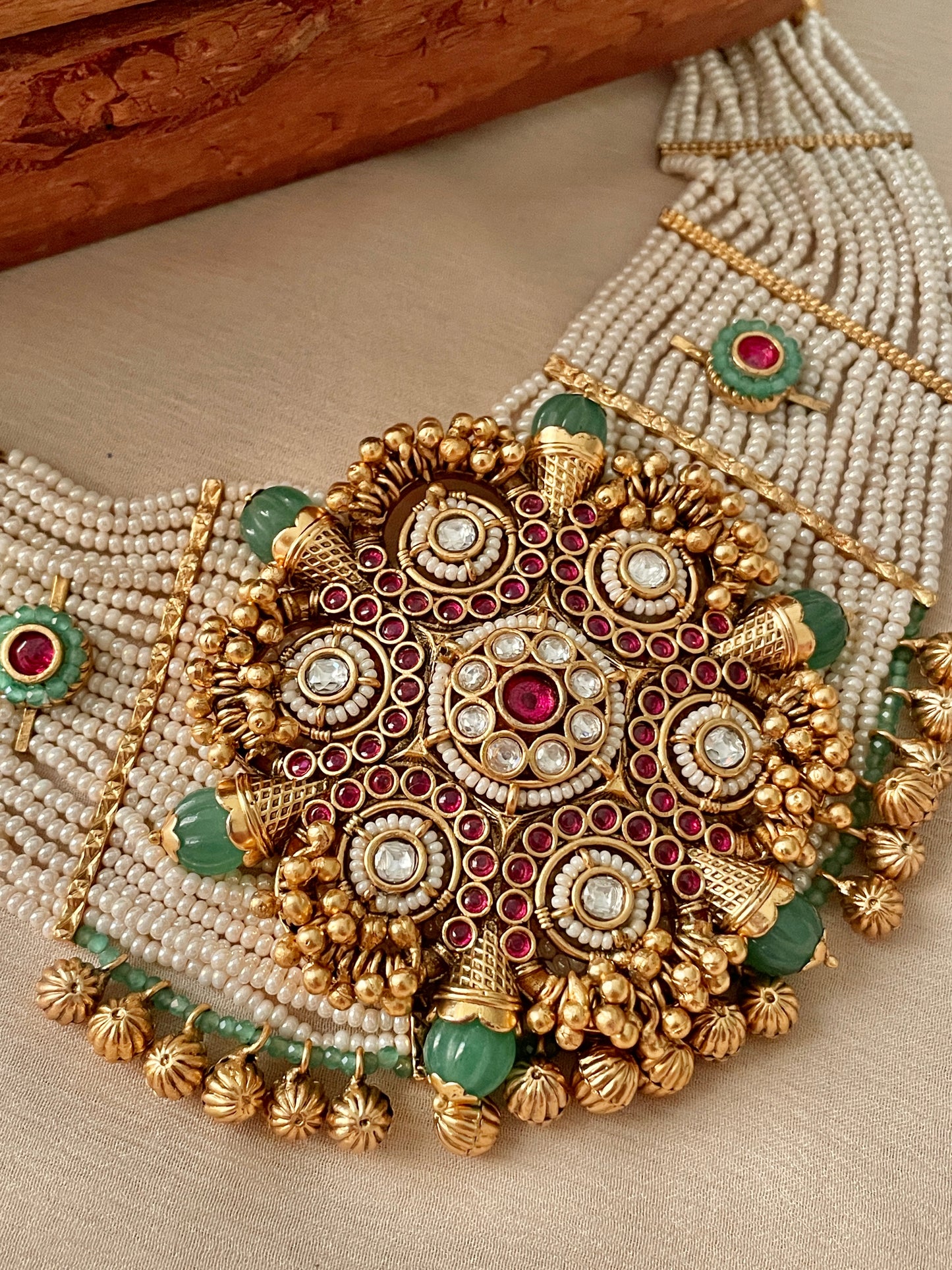 Waari Antique Necklace Set
