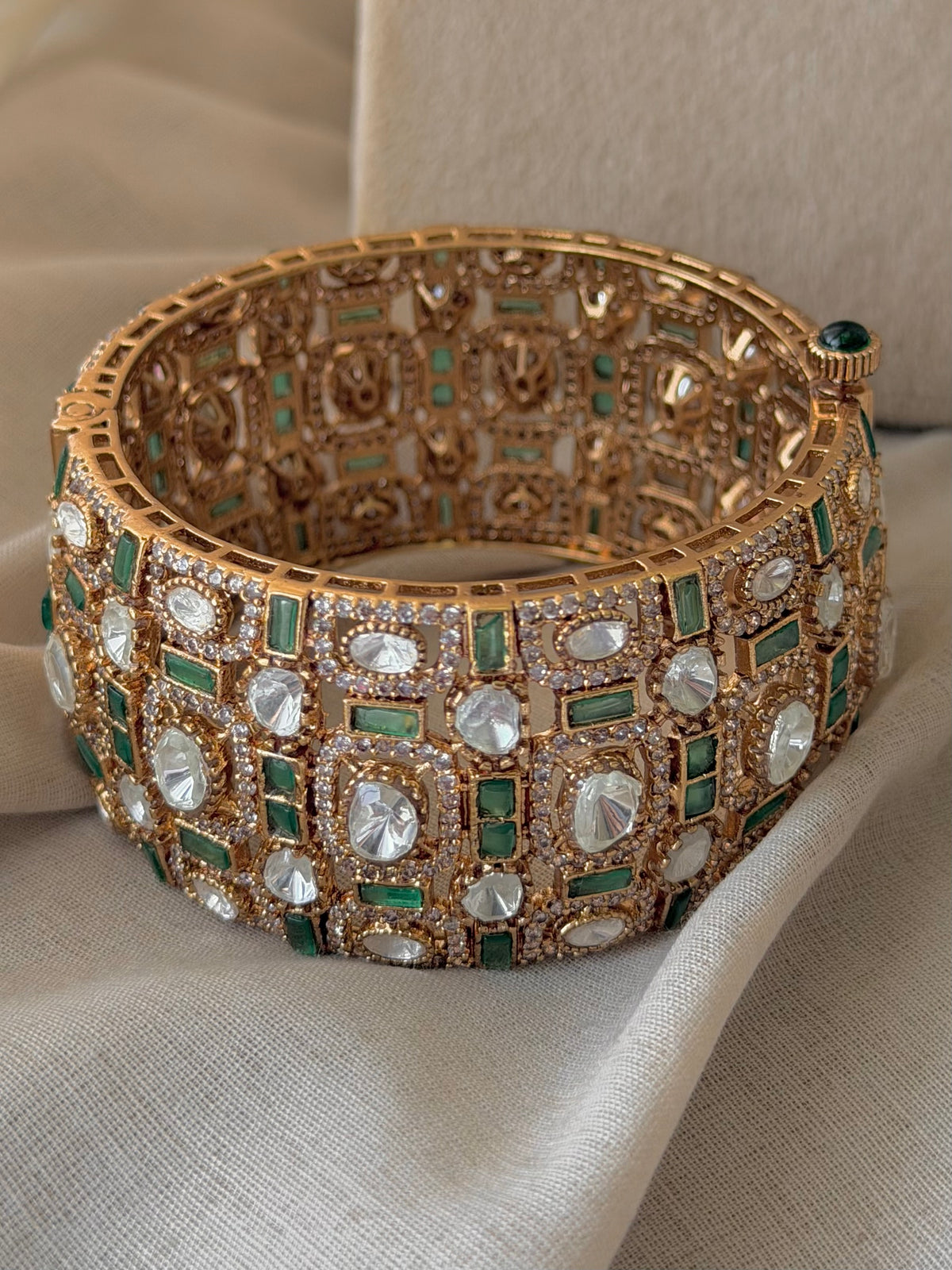 Mangala Green Broad Moissanite Polki Single Bangle- Openable