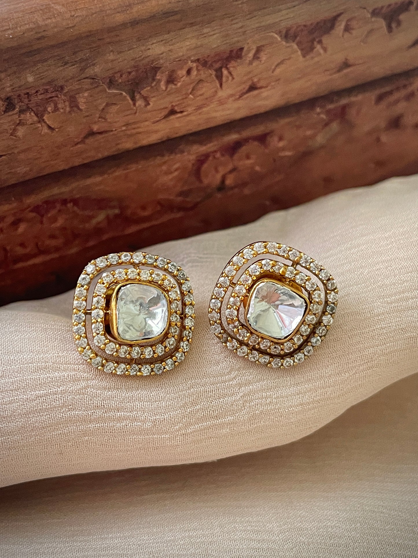 Ela Stud Earrings