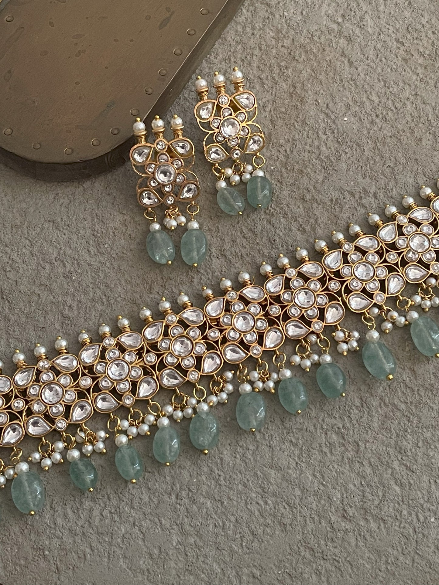 Gayatri Polki Emerald Choker Necklace Set