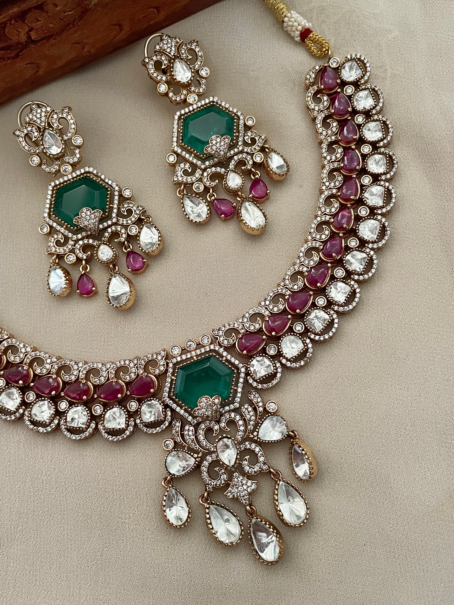 Hunar Moissanite Polki Necklace Set