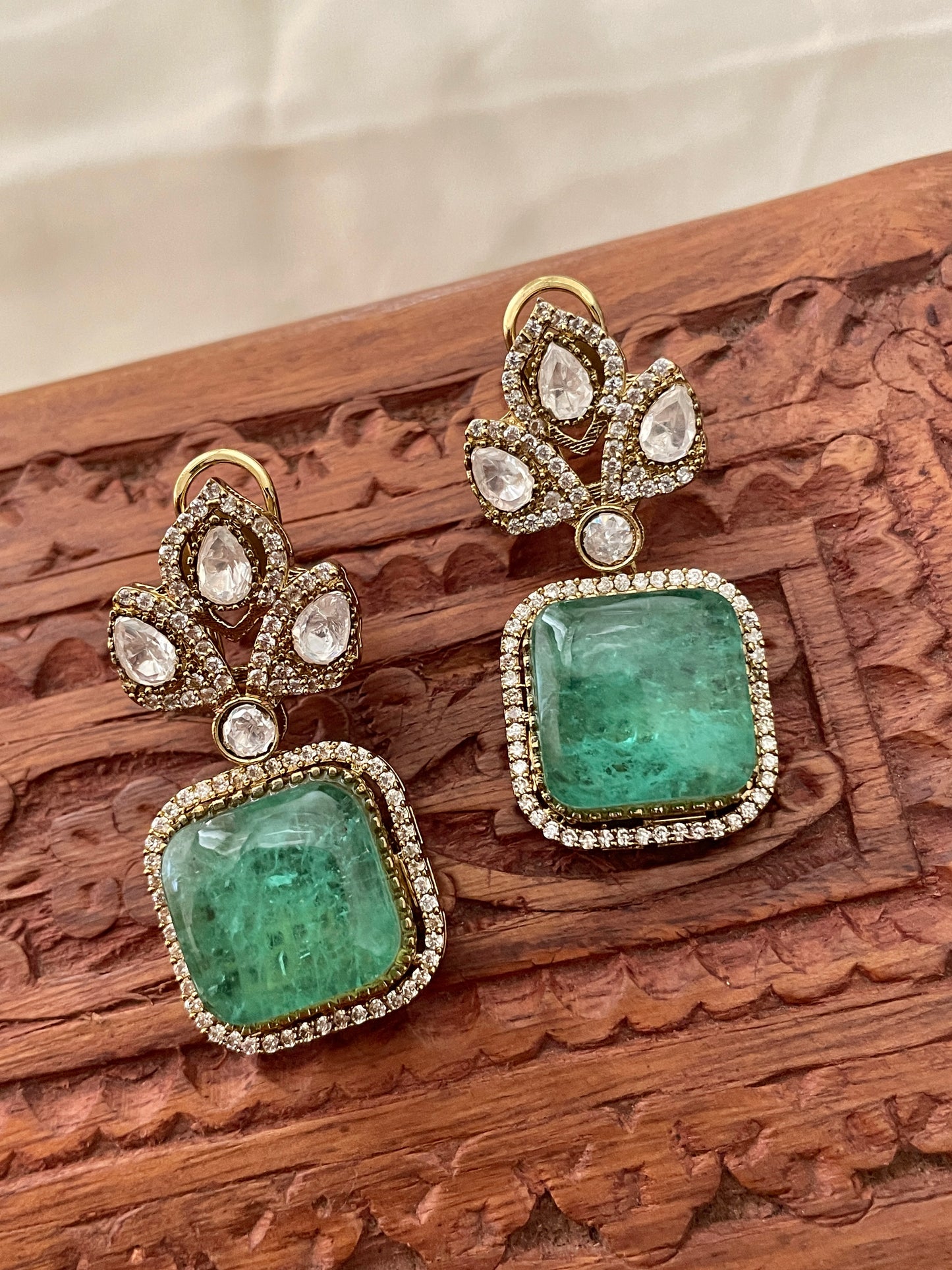 Neelima Moissanite Polki and Emerald Choker Set