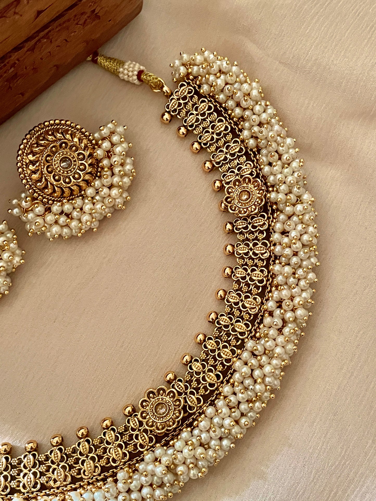 Yagni Antique Pearl Necklace Set