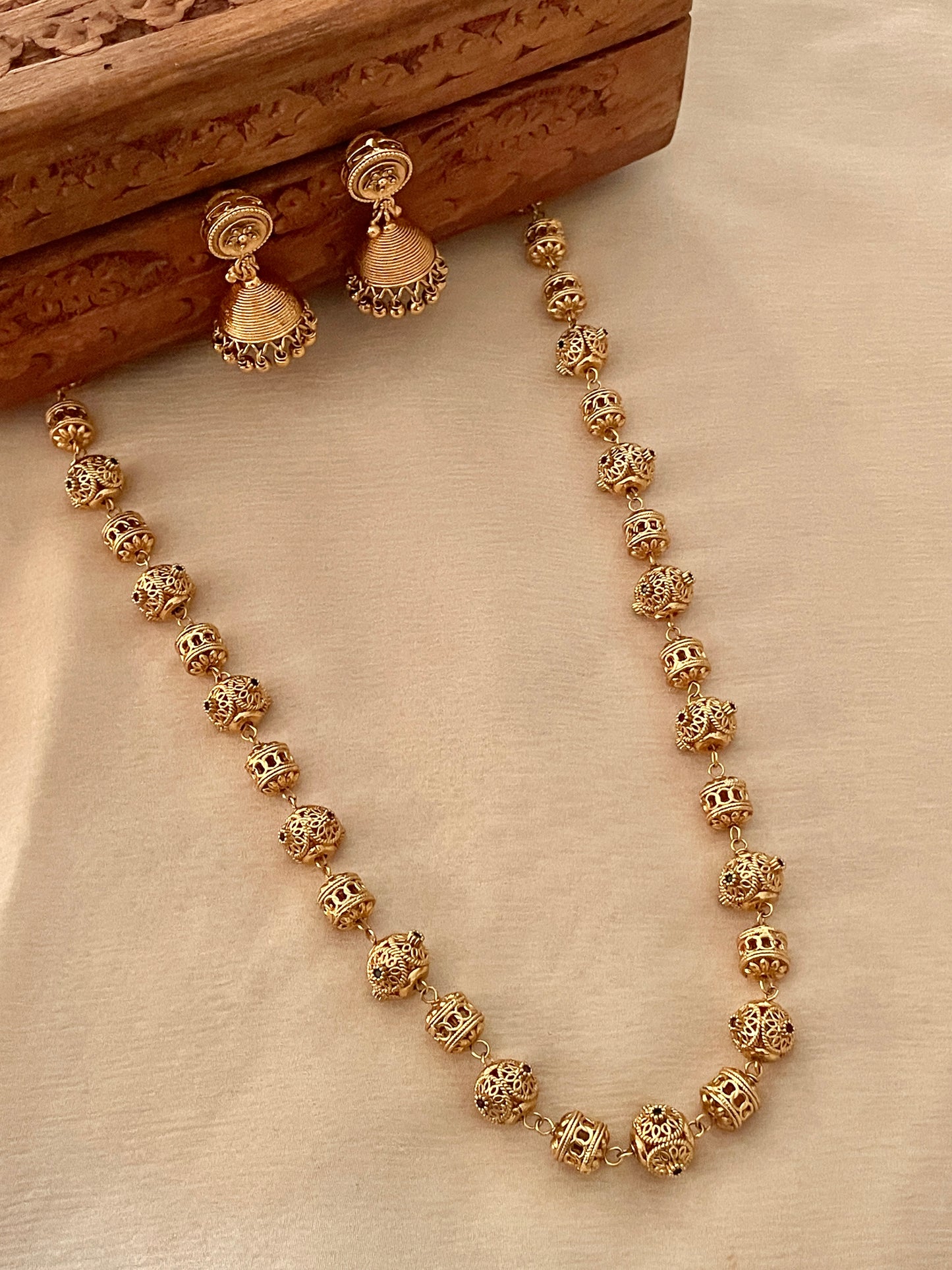 Lata Long Necklace Set