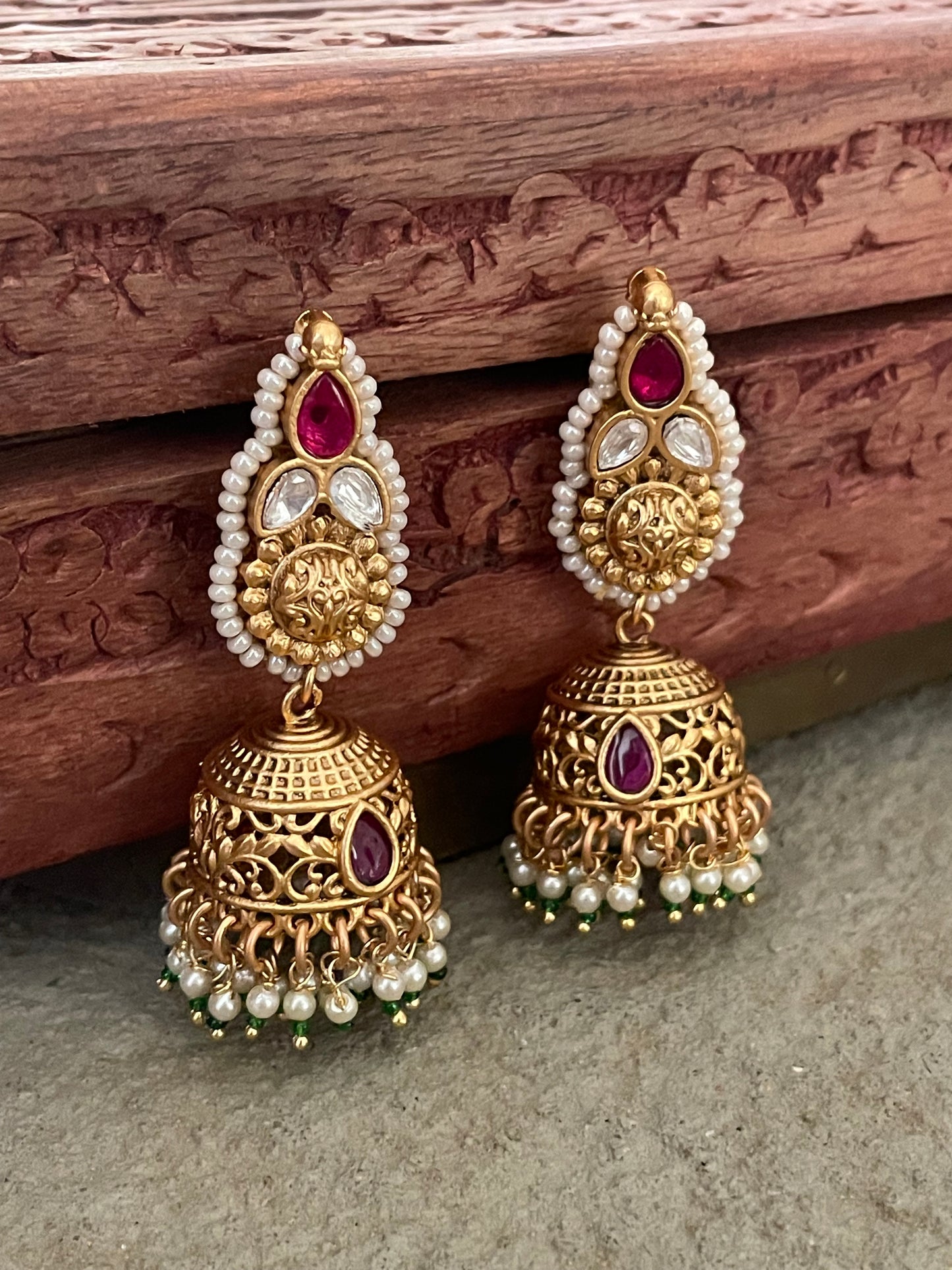 Devi Antique Pearl Necklace Set