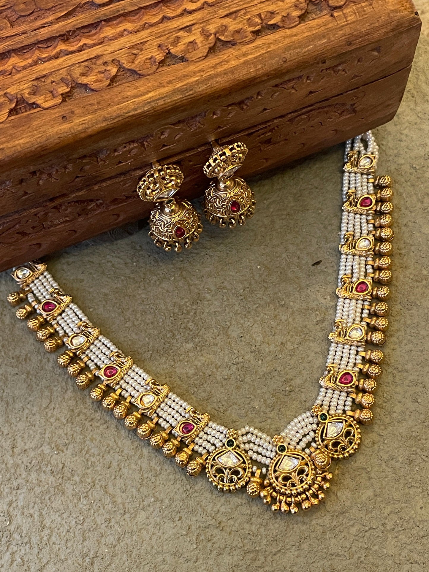 Shringar Antique Pearl Necklace Set