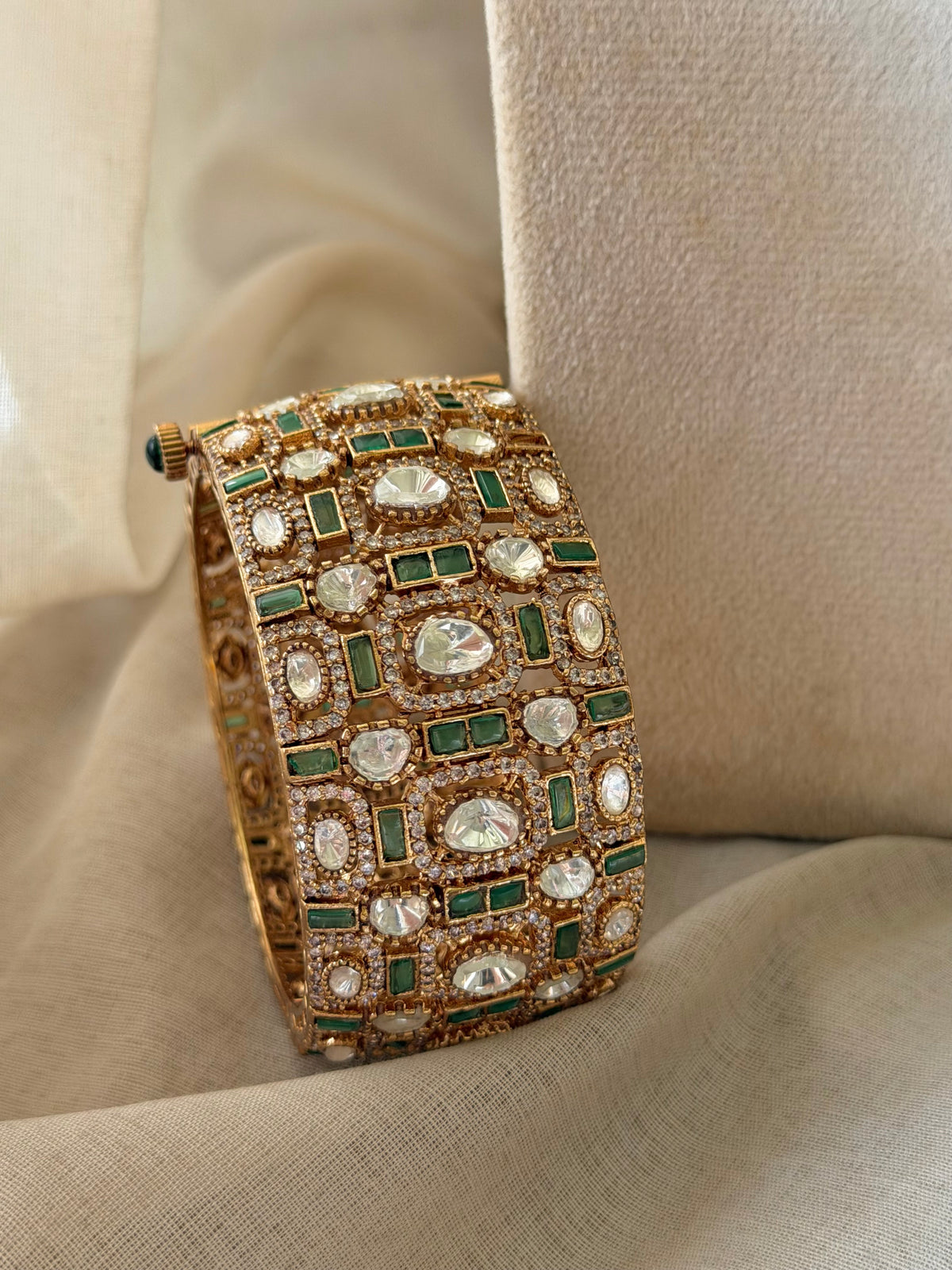 Mangala Green Broad Moissanite Polki Single Bangle- Openable