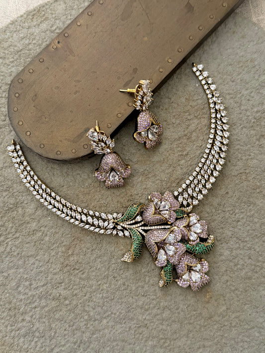 Bodhi Zircon Flower Necklace Set