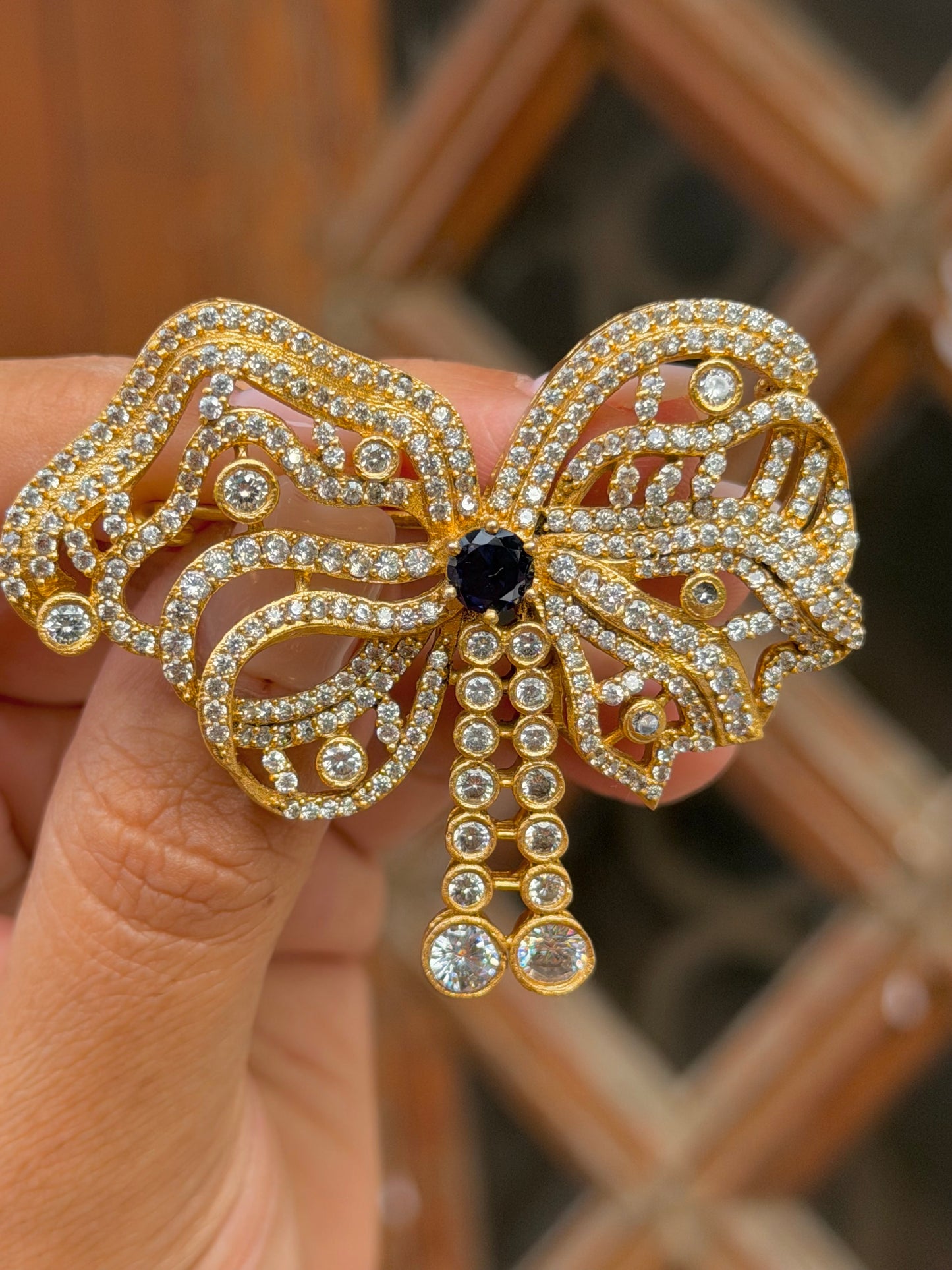 Birmingham Bow Victorian Brooch- Black Centre
