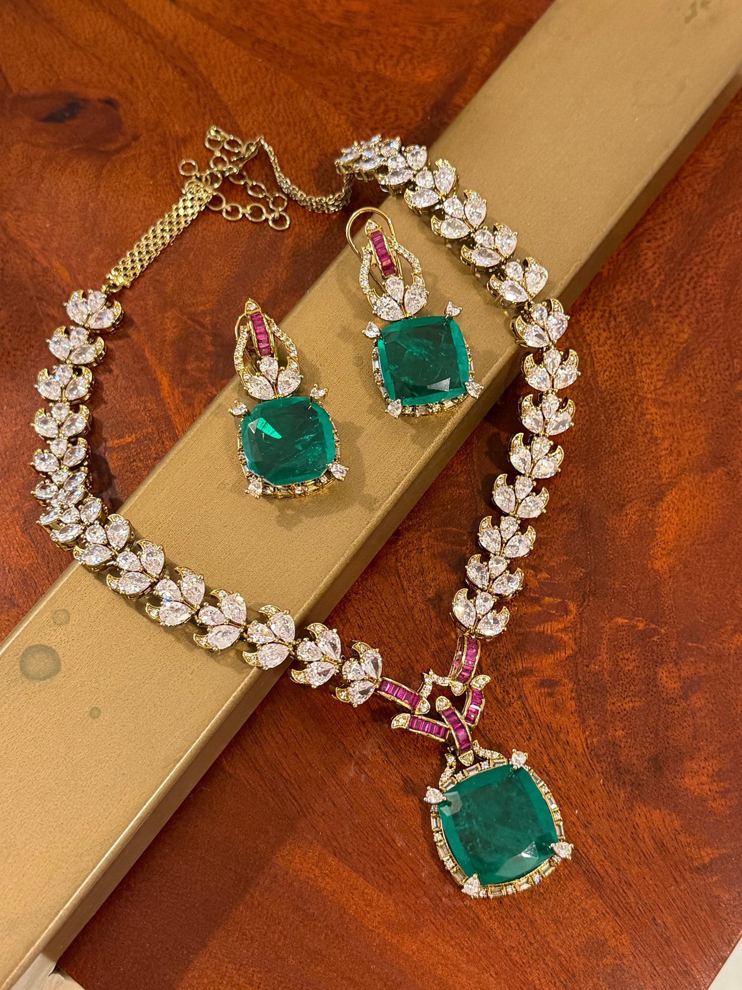 Asahi Emerald Zircon Real Gold Look Necklace Set