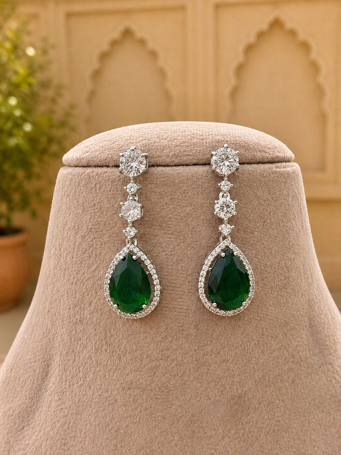 Pernia Zircon Necklace Set