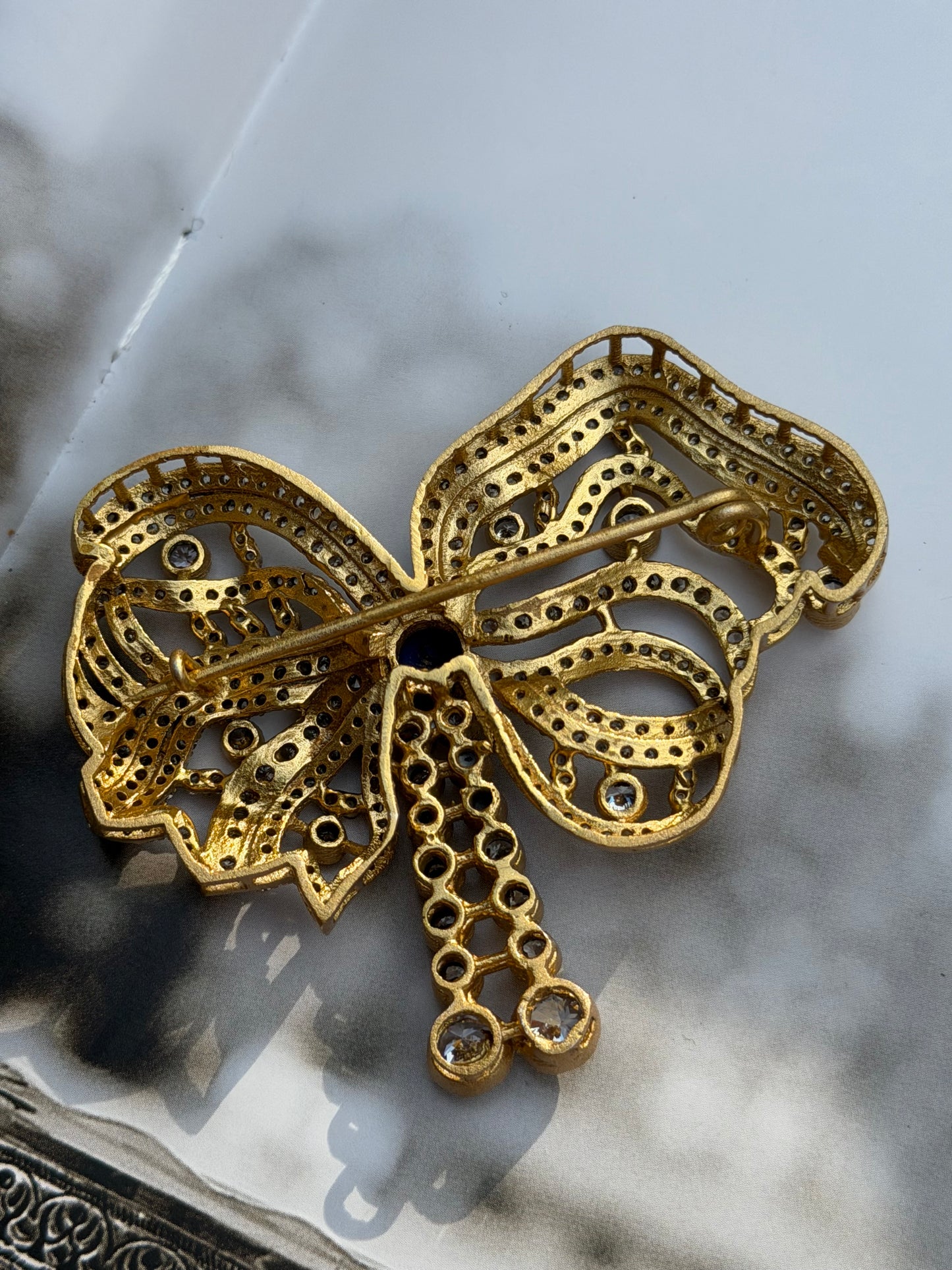 Birmingham Bow Victorian Brooch- Black Centre