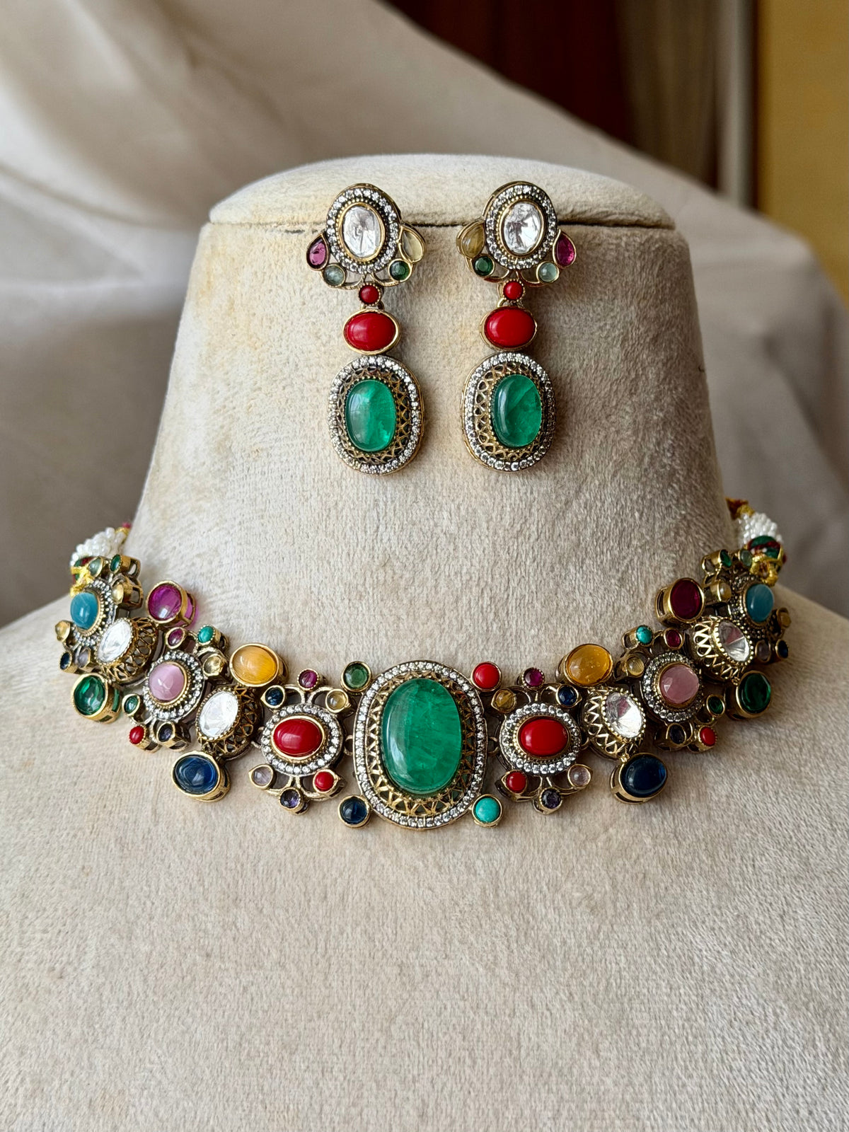 Yashvi Fuison Choker Necklace Set