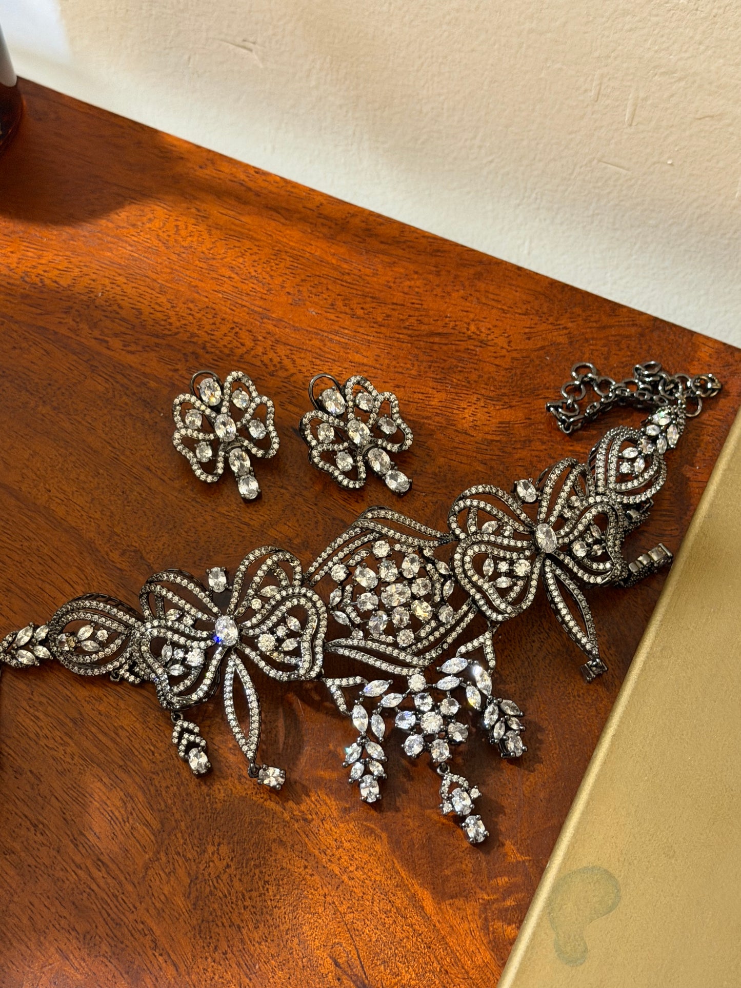 Floral Bow Victorian Diamond Necklace Set in Black Polish