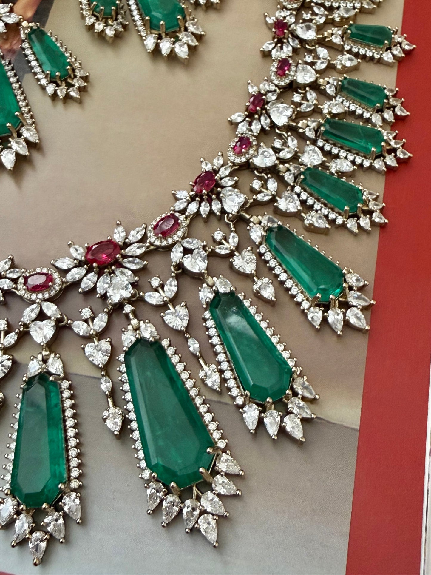 Vinoba Emerald Doublet Necklace Set