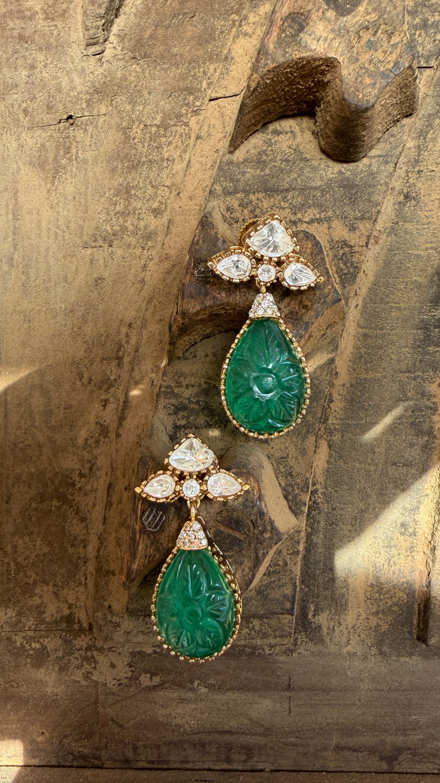 Shwet Carved Emerald Necklace Set