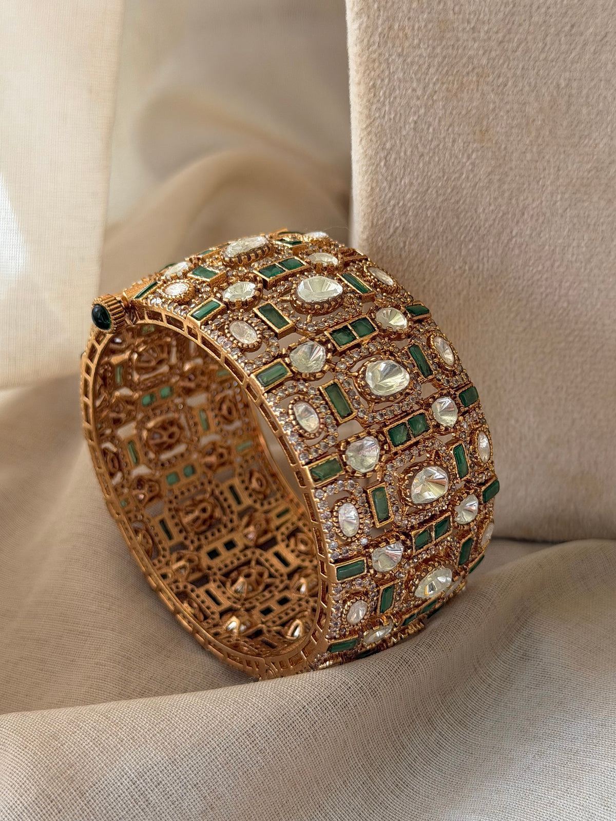 Mangala Green Broad Moissanite Polki Single Bangle- Openable
