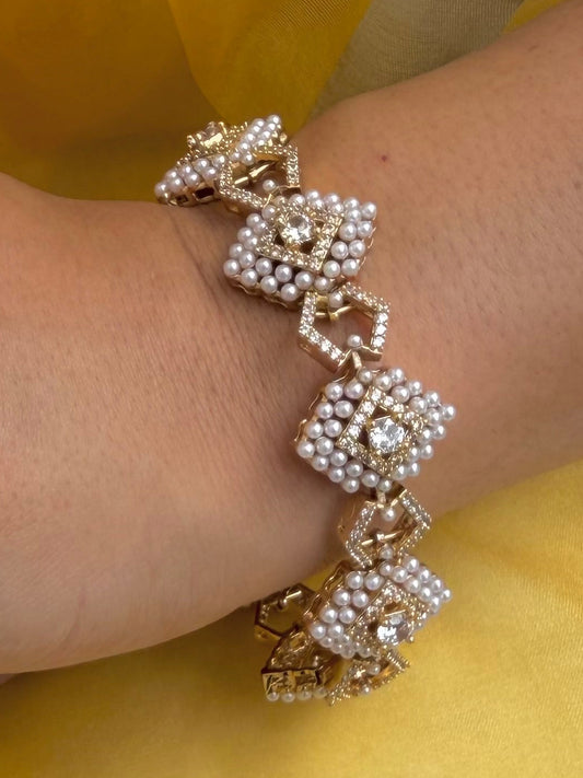 Amreen Thin Pearl & Kundan Bracelet