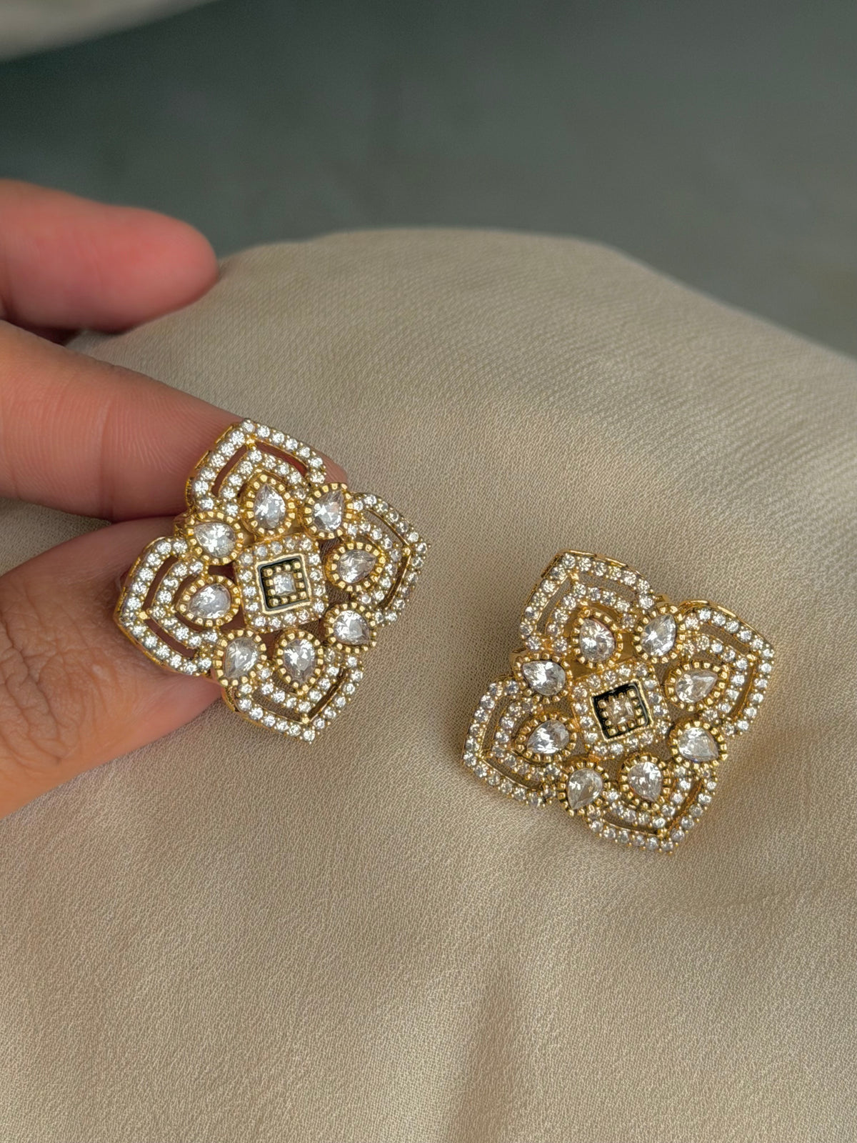 Arunima Kundan Bracelet