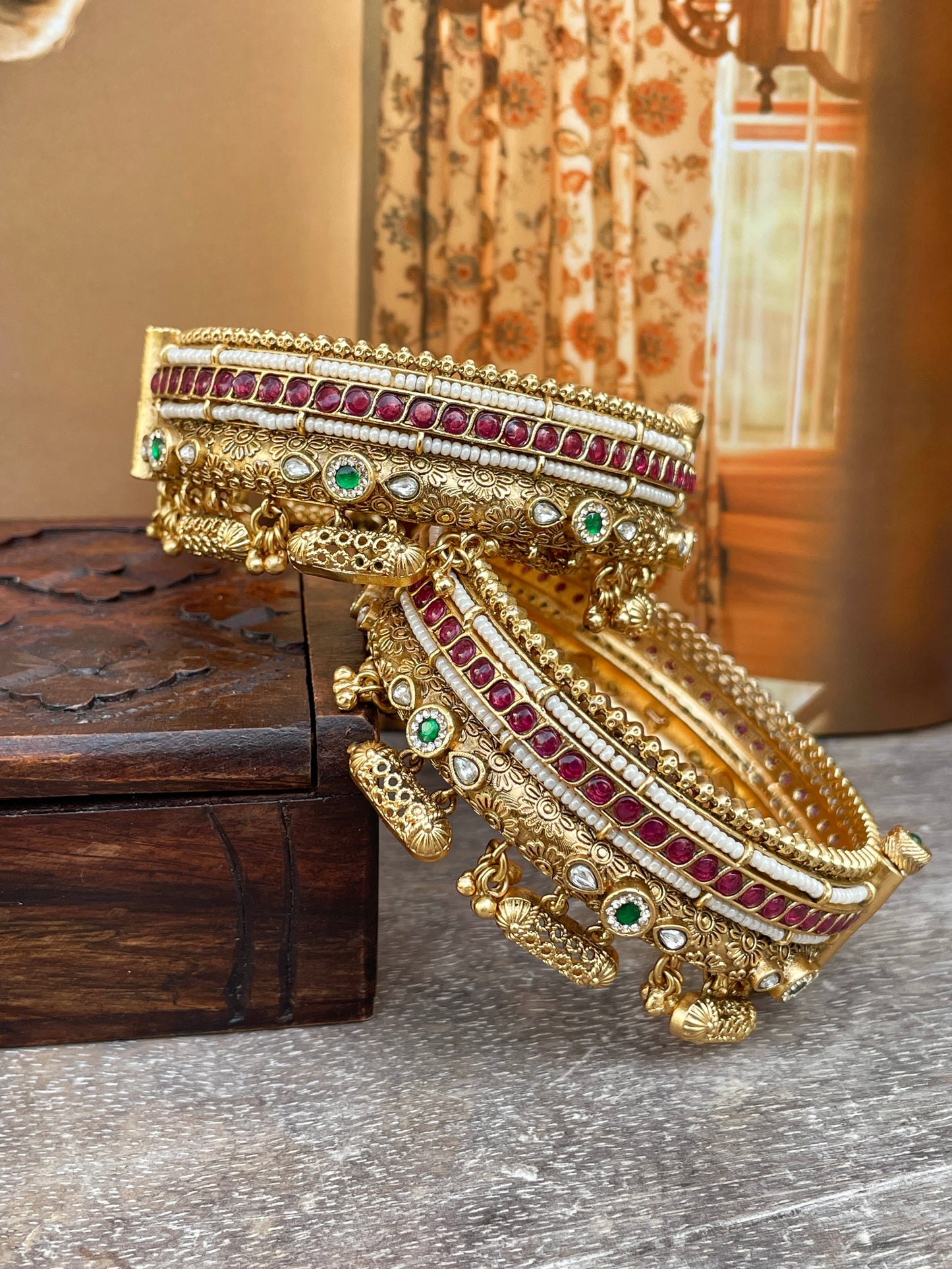 Tridhan Antique Openable Bangles Set