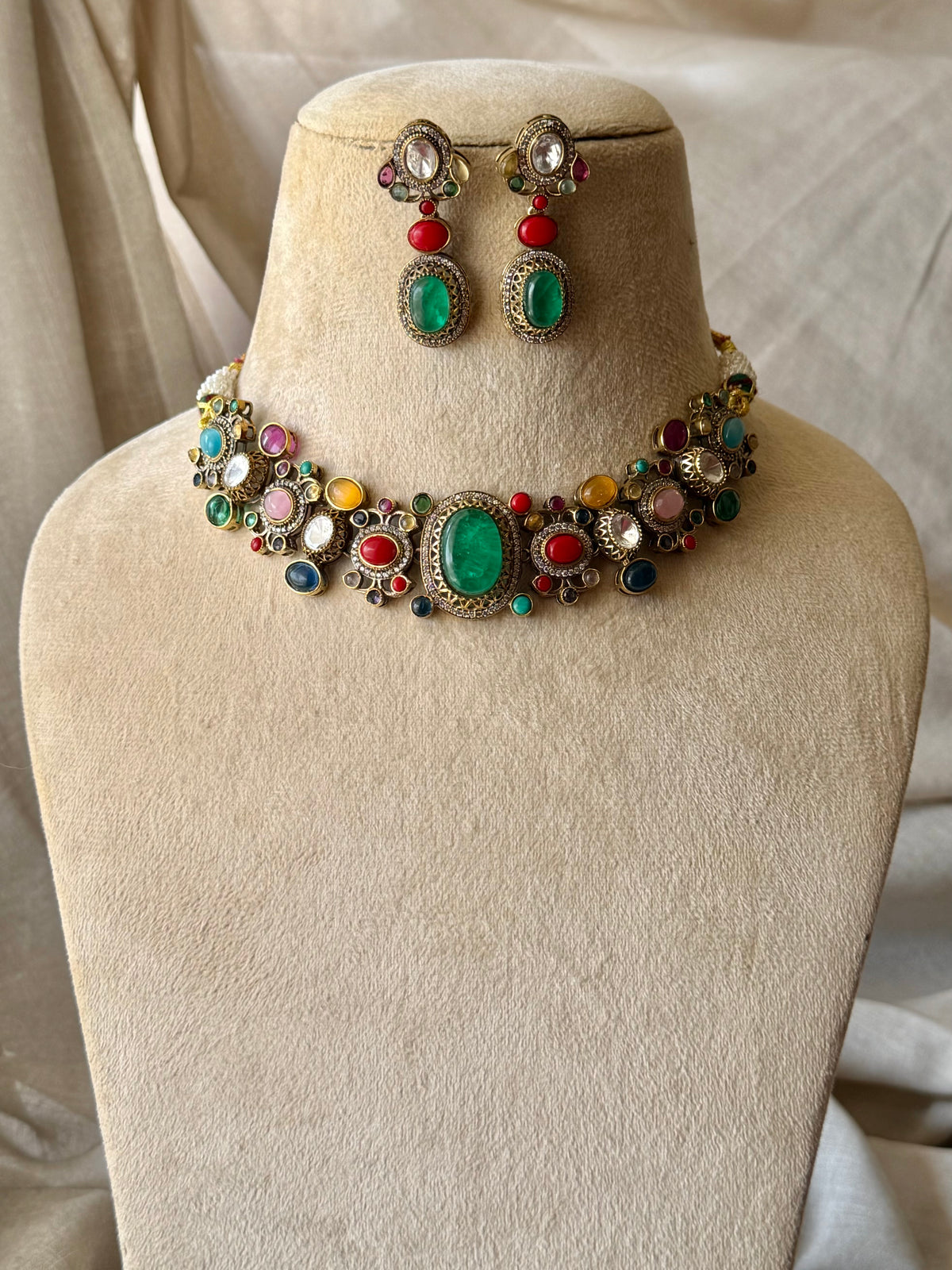Yashvi Fuison Choker Necklace Set