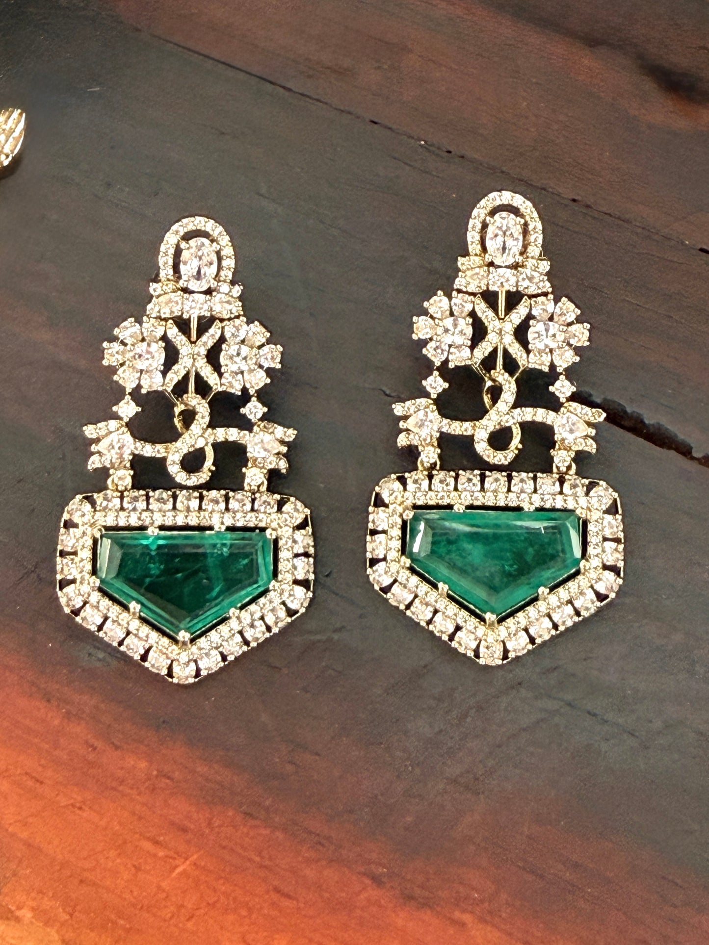 Warahi Emerald Zircon Necklace