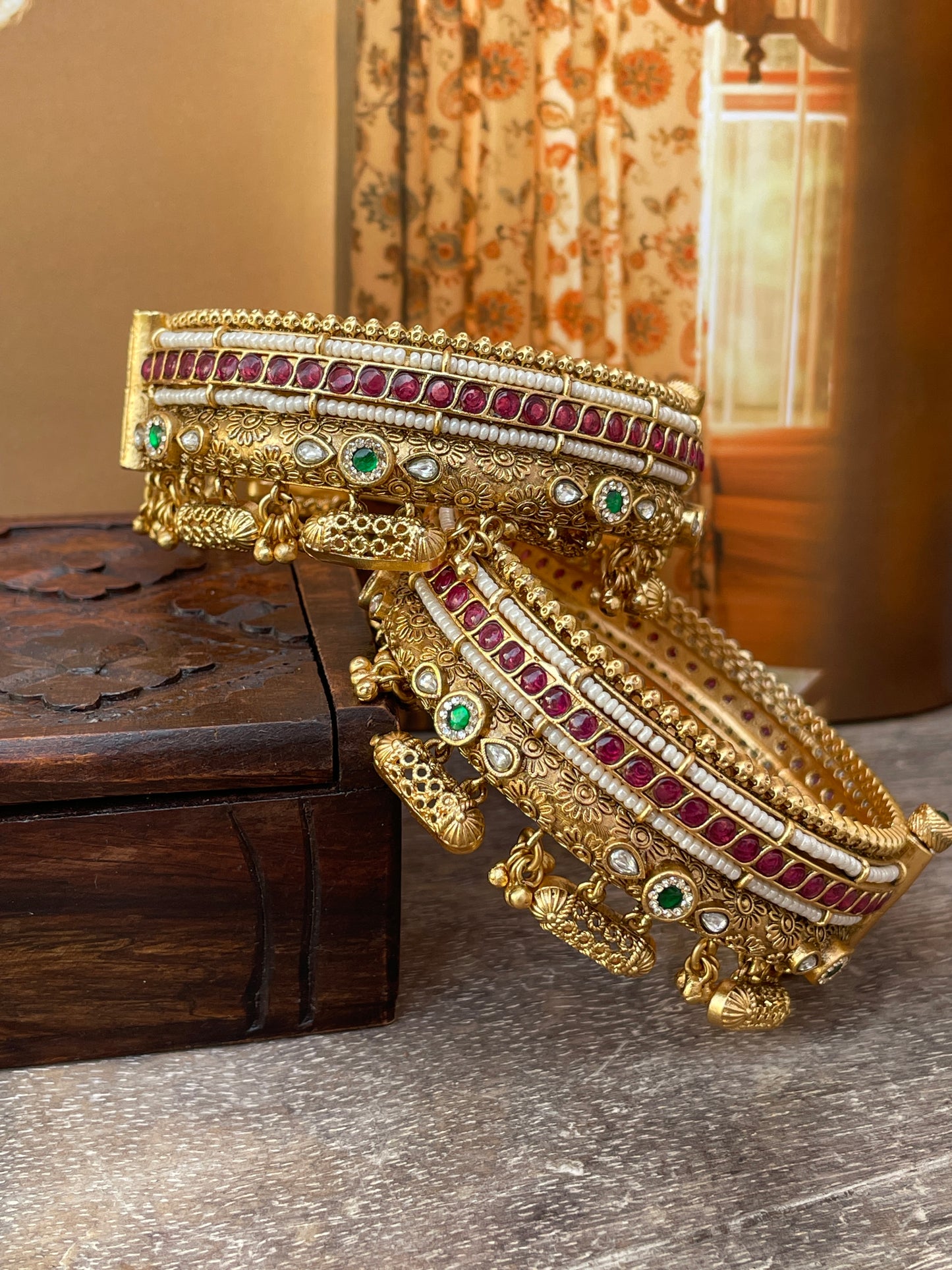 Tridhan Antique Openable Bangles Set