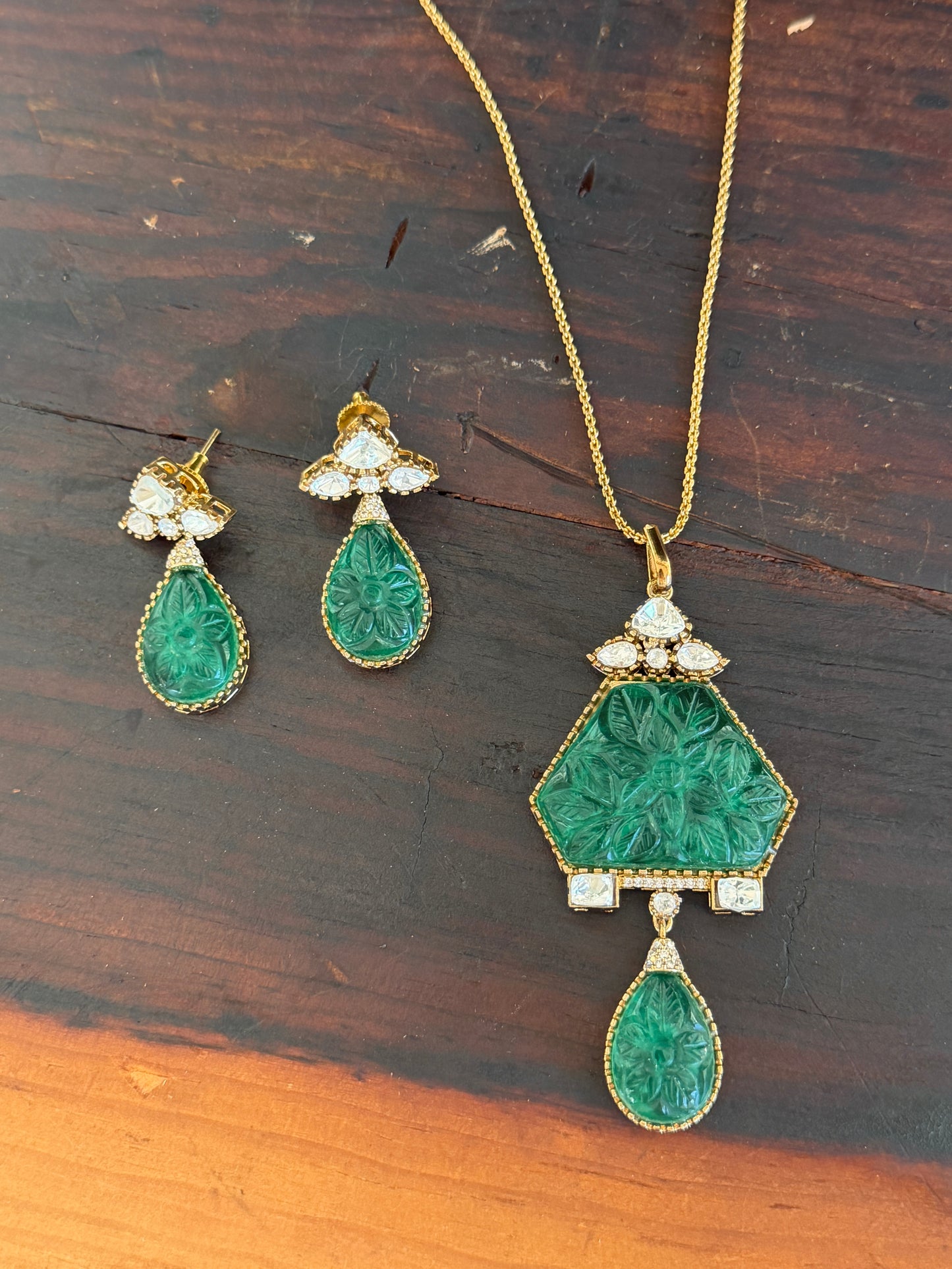 Shwet Carved Emerald Necklace Set