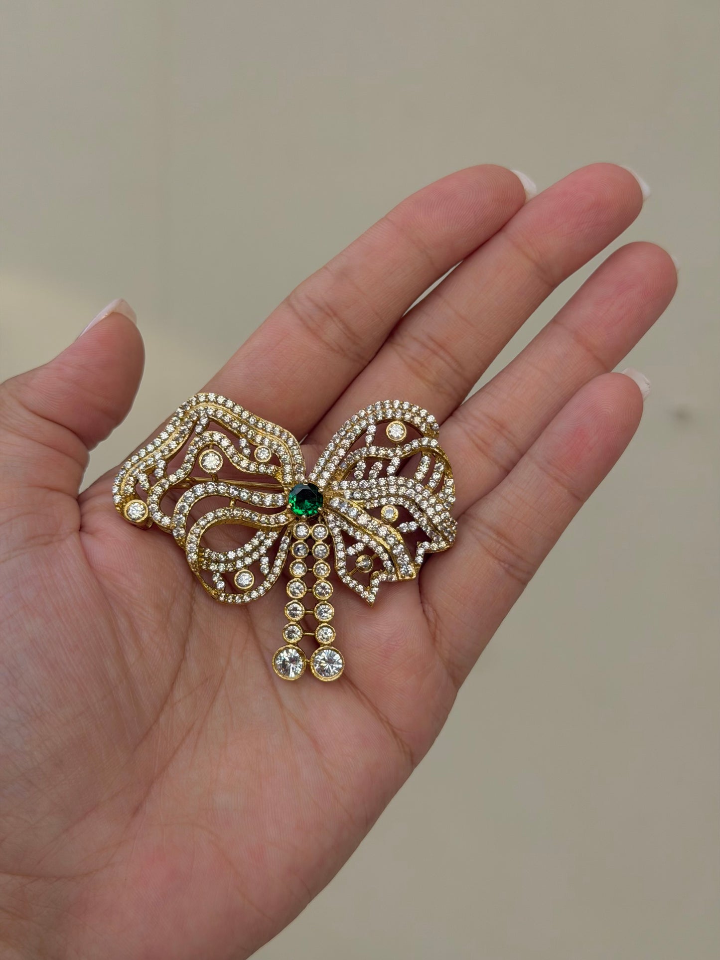 Birmingham Bow Victorian Brooch- Green Centre