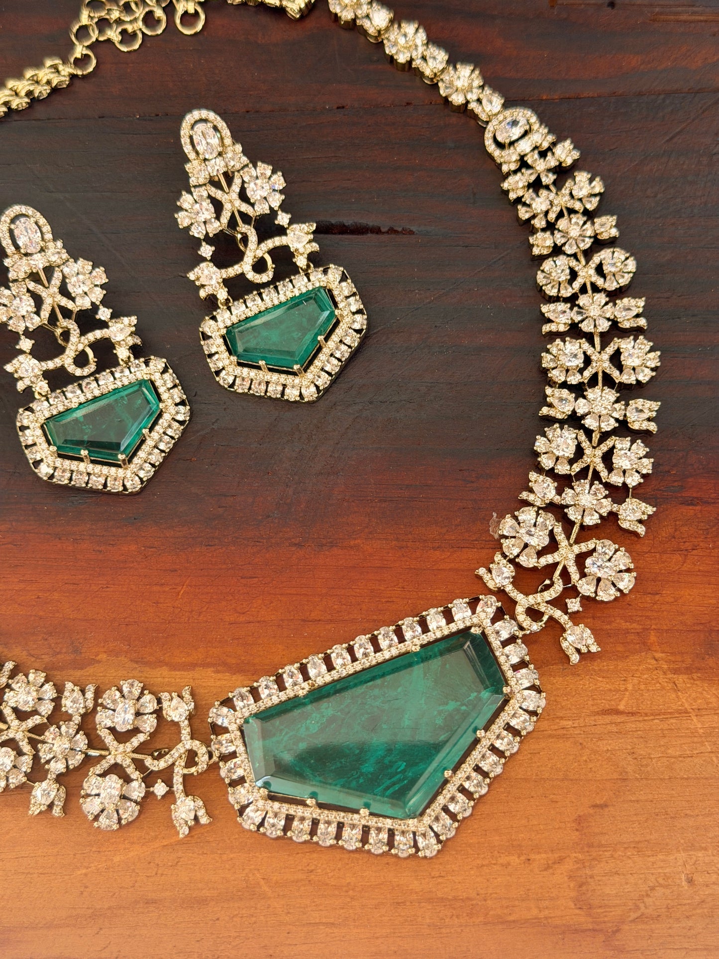 Warahi Emerald Zircon Necklace