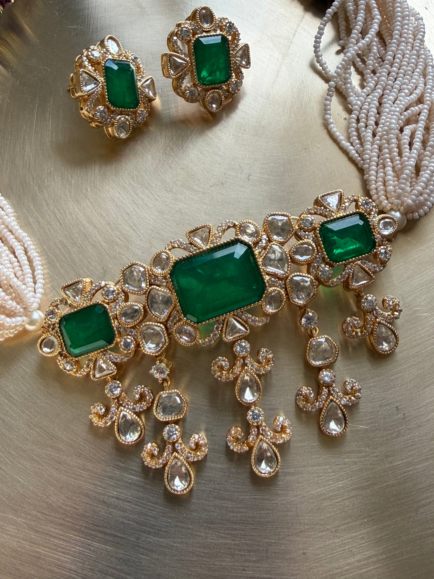 Vira Emerald Polki Choker Necklace Set