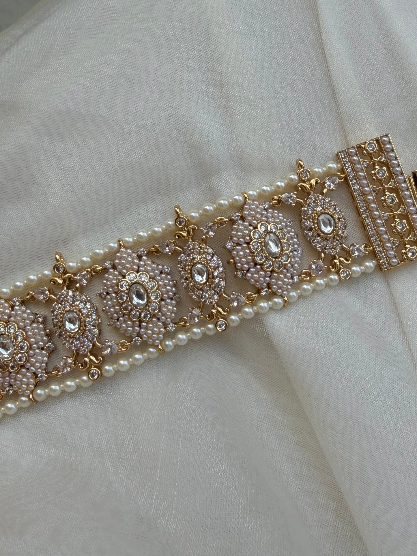 Amreen Thick Pearl Kudan Gold Look alike Bracelet