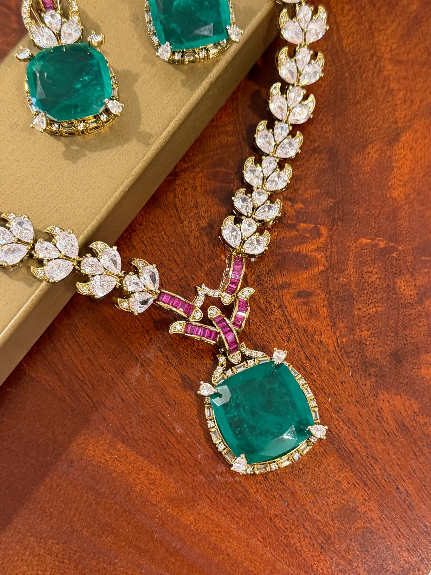 Asahi Emerald Zircon Real Gold Look Necklace Set