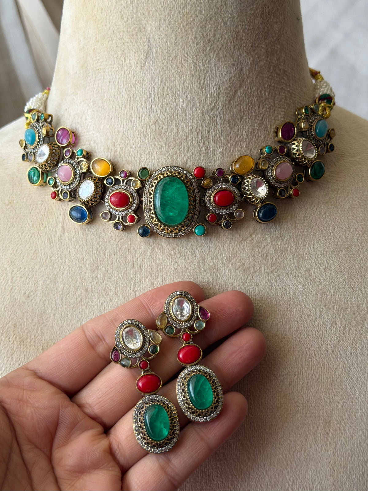 Yashvi Fuison Choker Necklace Set