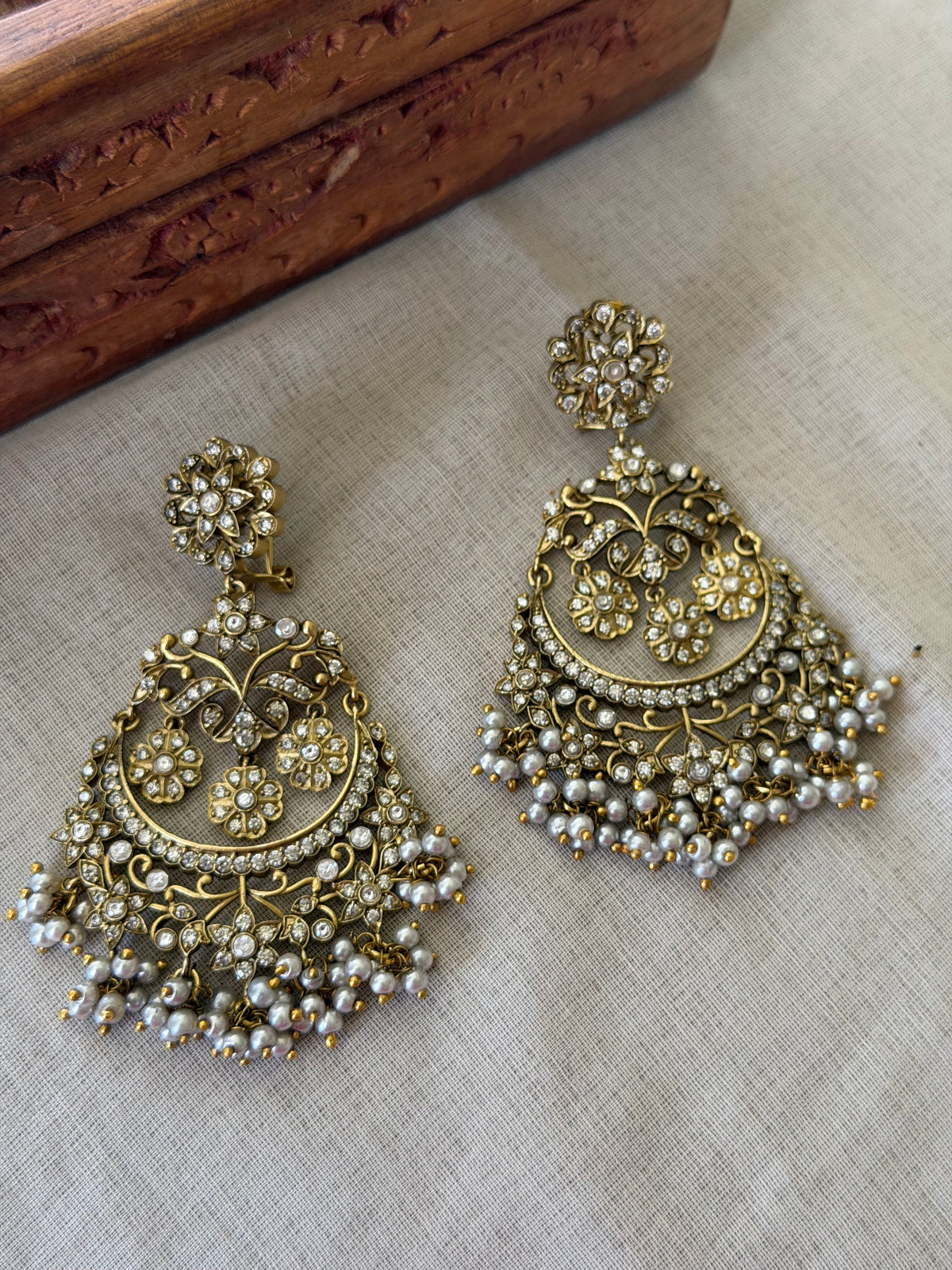 Kifra White Zircon Chaandbaali