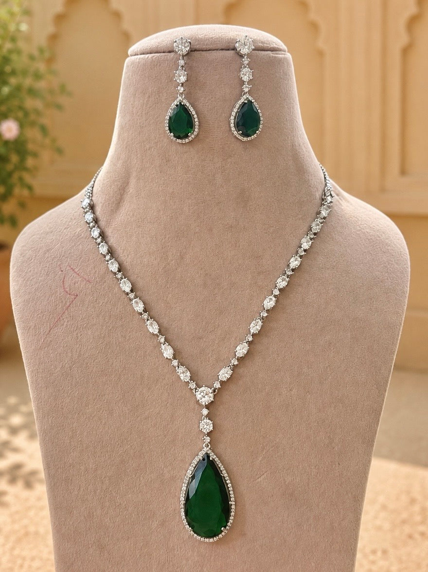 Pernia Zircon Necklace Set