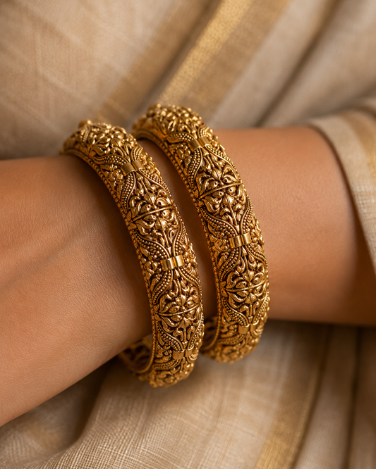Amra Antique Gold Bangle Set