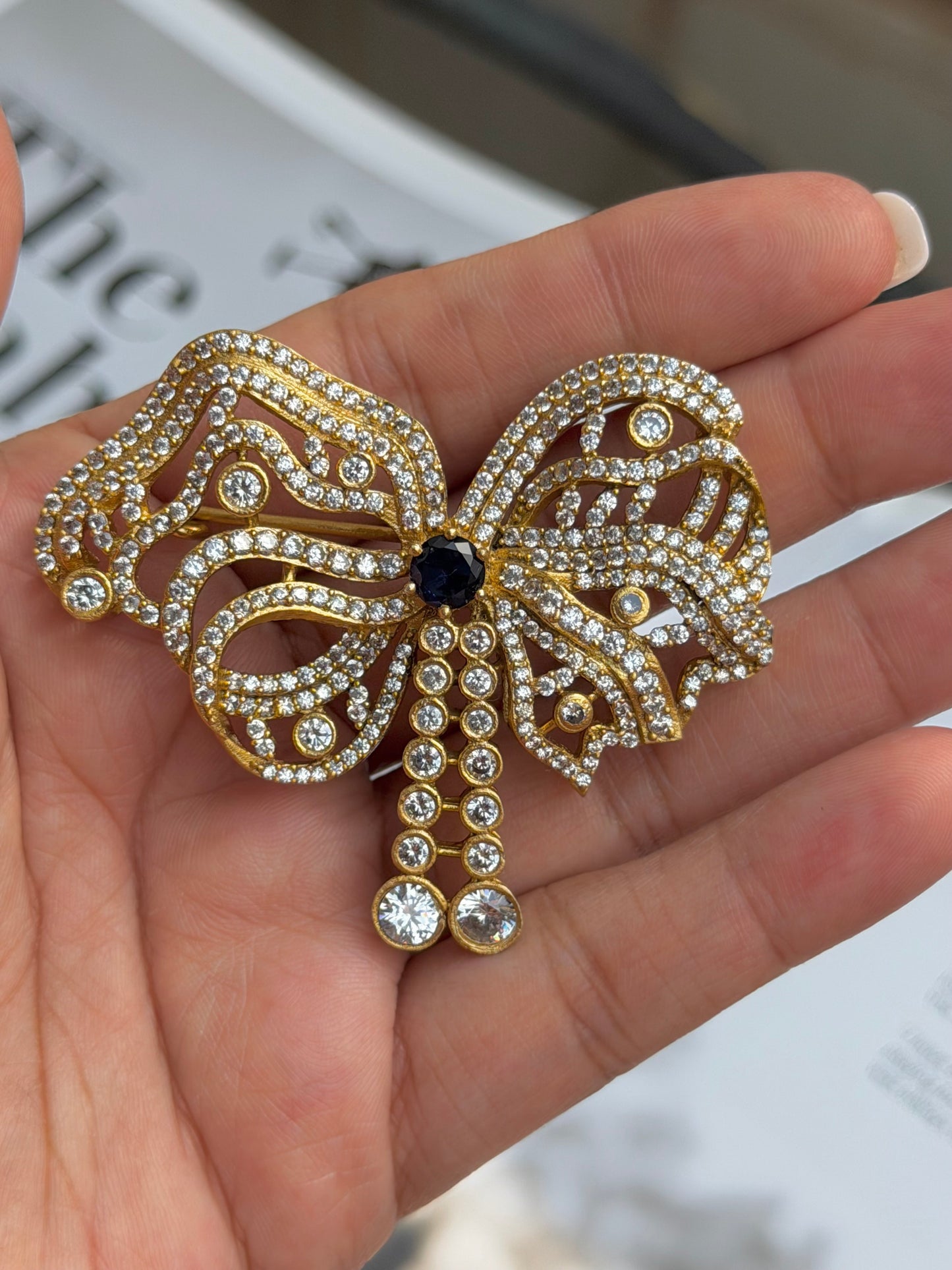 Birmingham Bow Victorian Brooch- Black Centre