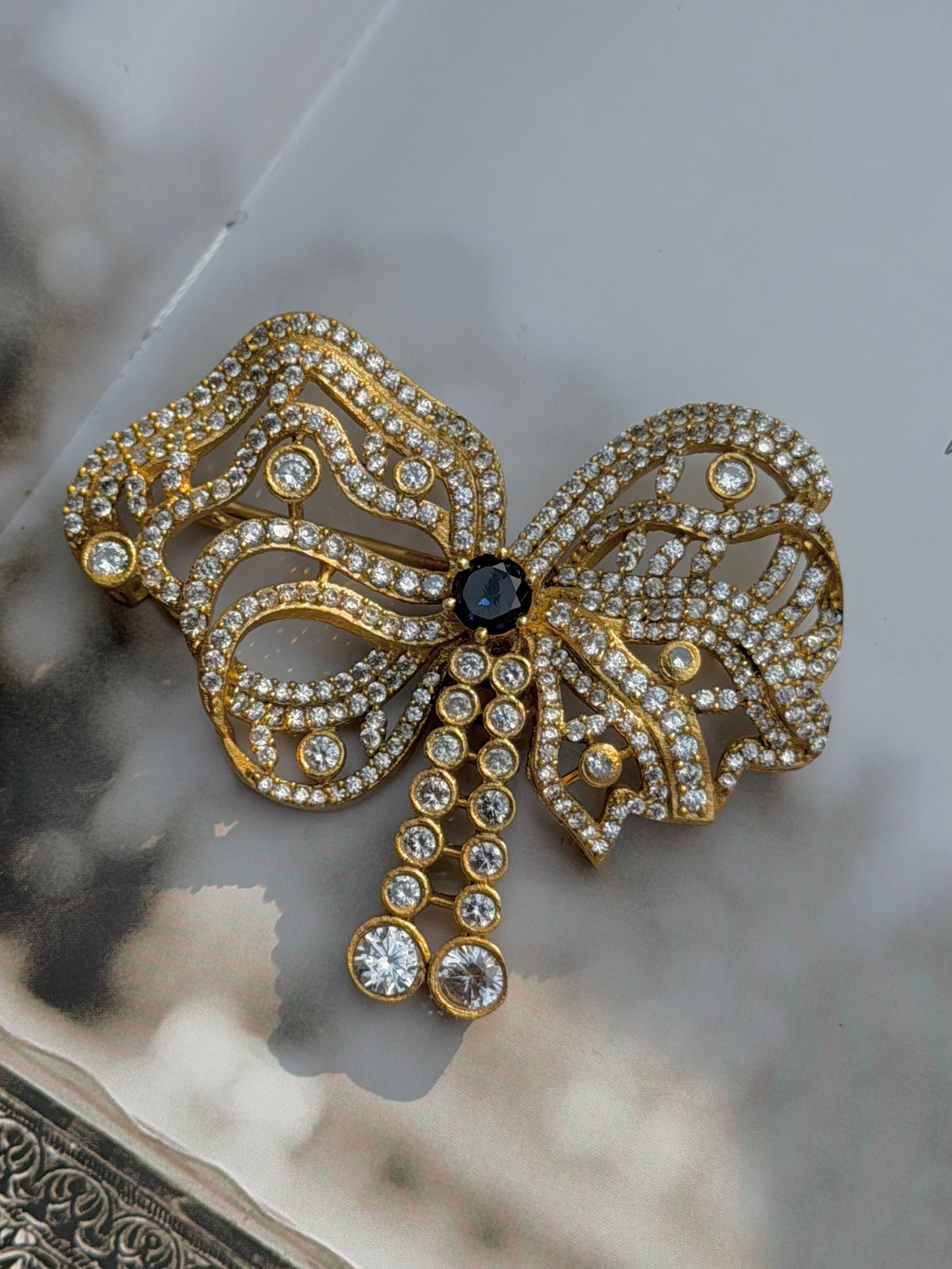Birmingham Bow Victorian Brooch- Black Centre