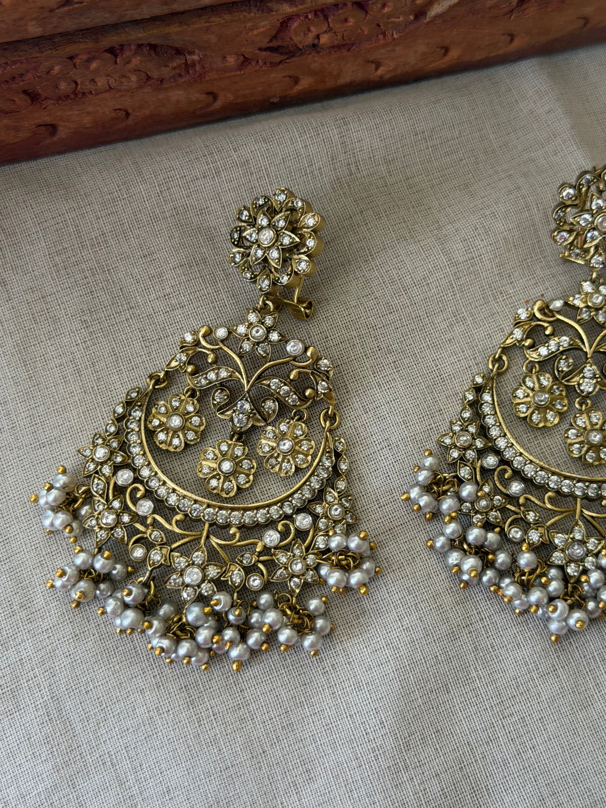 Kifra White Zircon Chaandbaali