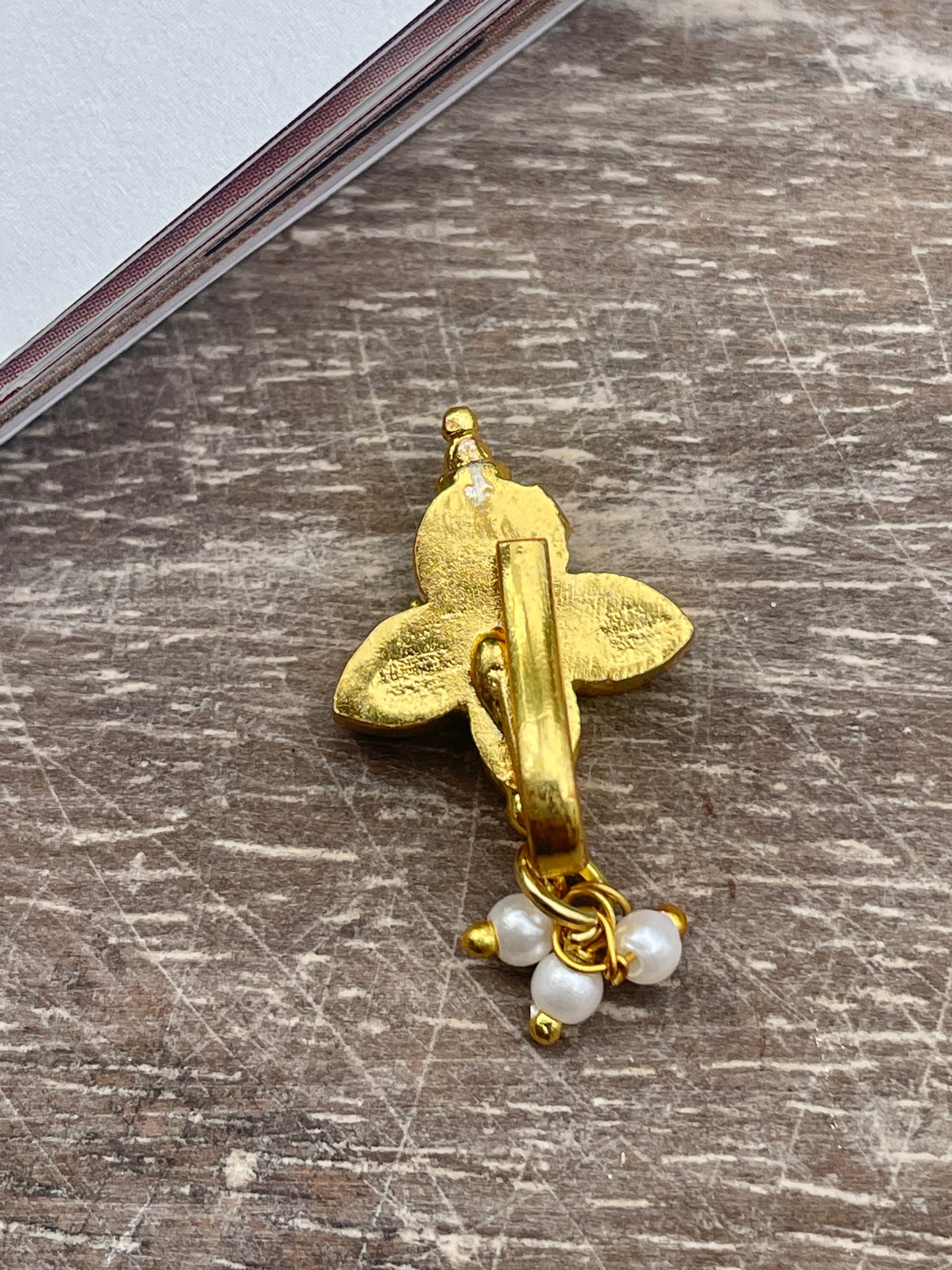 Mrinal Polki Nose Pin