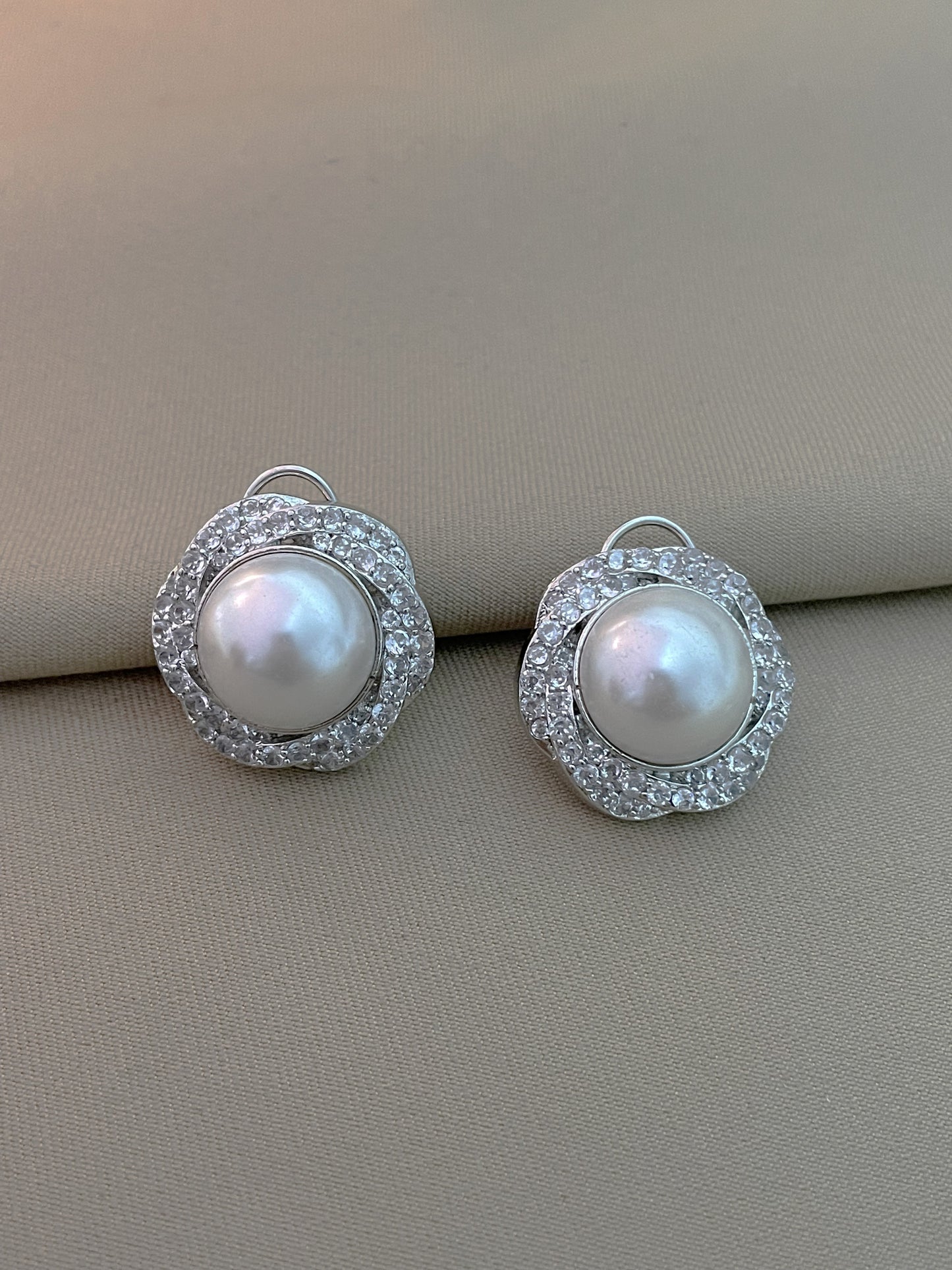 Leila Stud Pearl Earrings