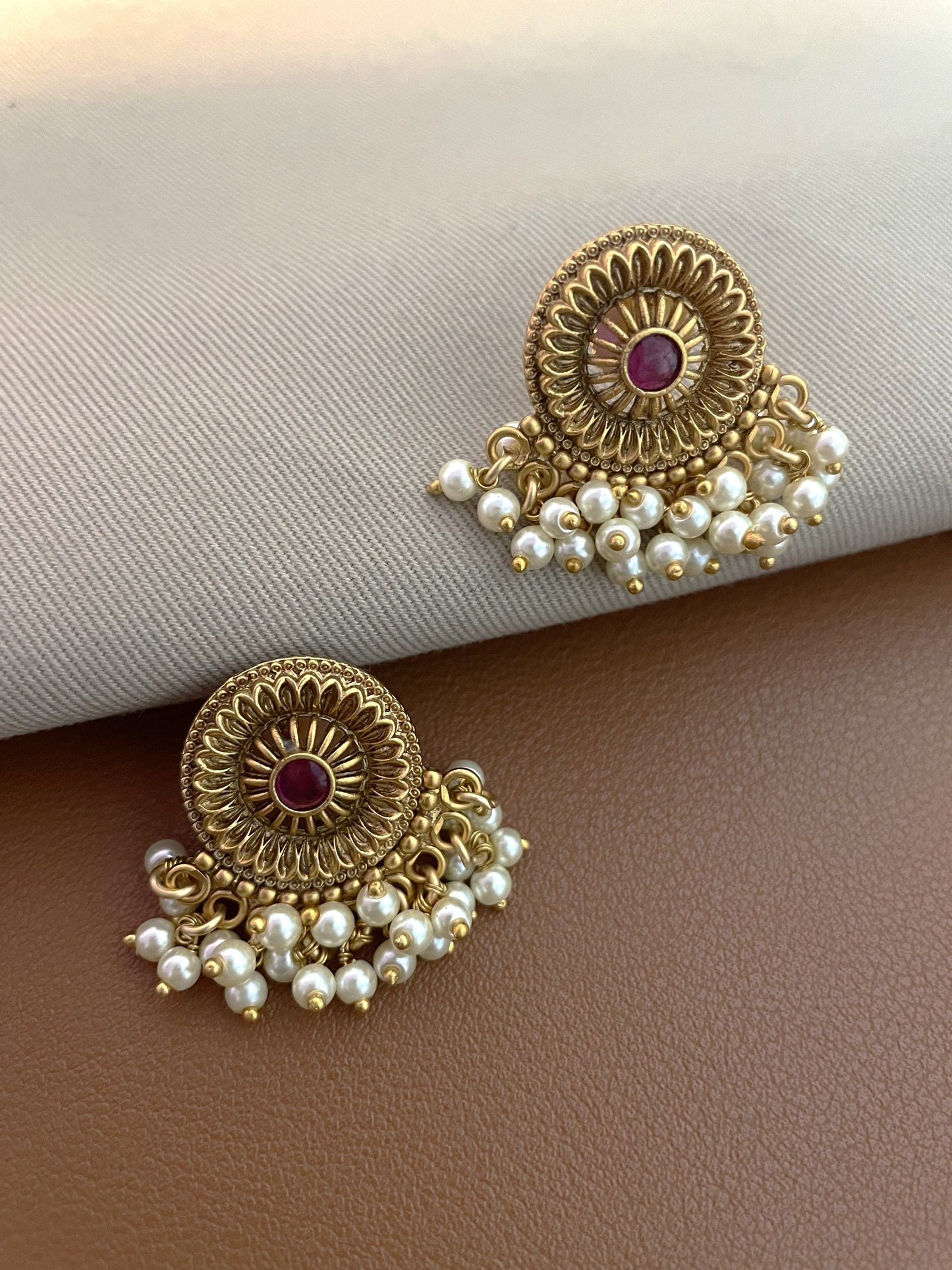 Riyah Antique Gold Finish Pearl Necklace Set