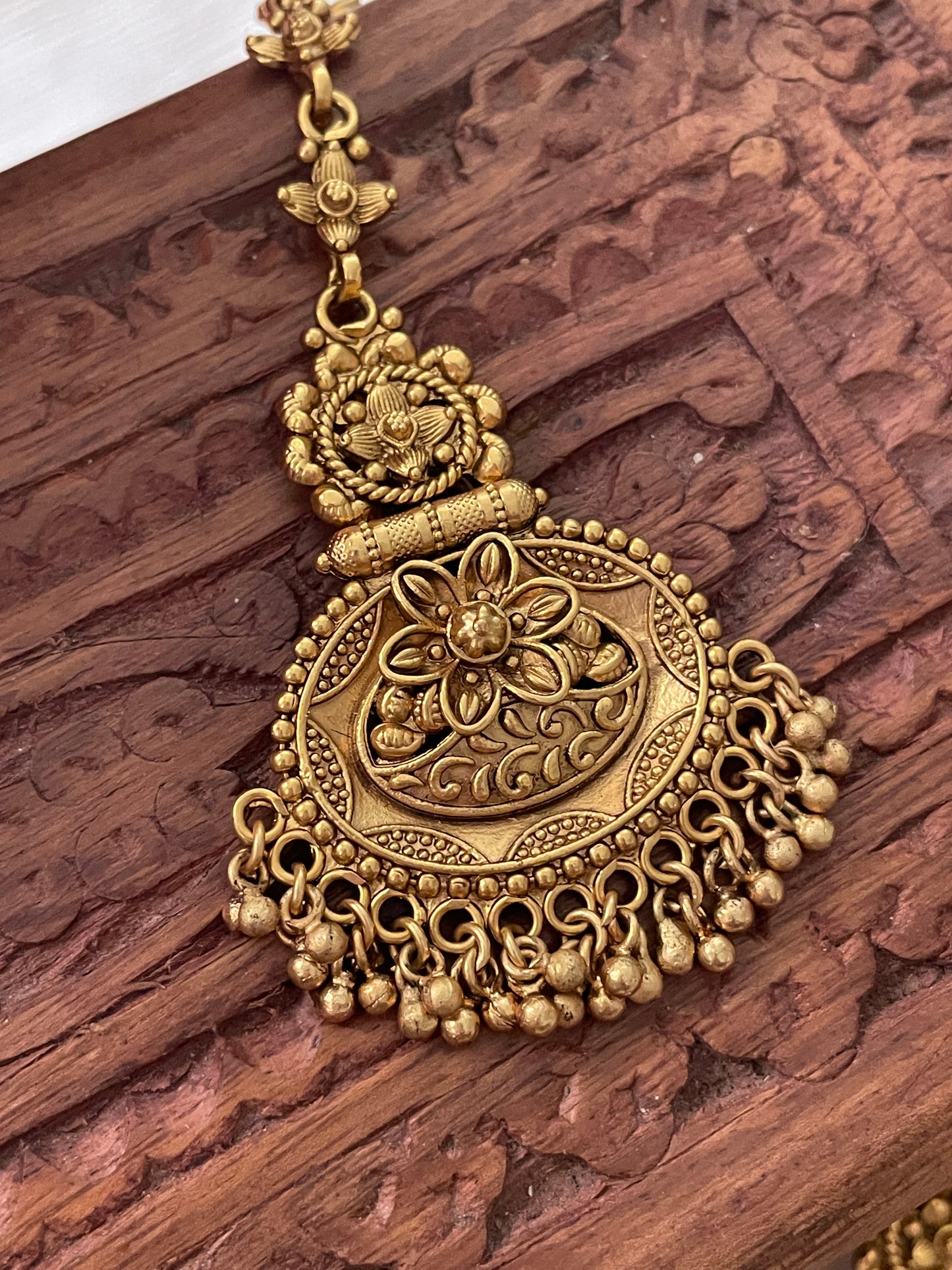 Mandira Temple Antique Necklace Set