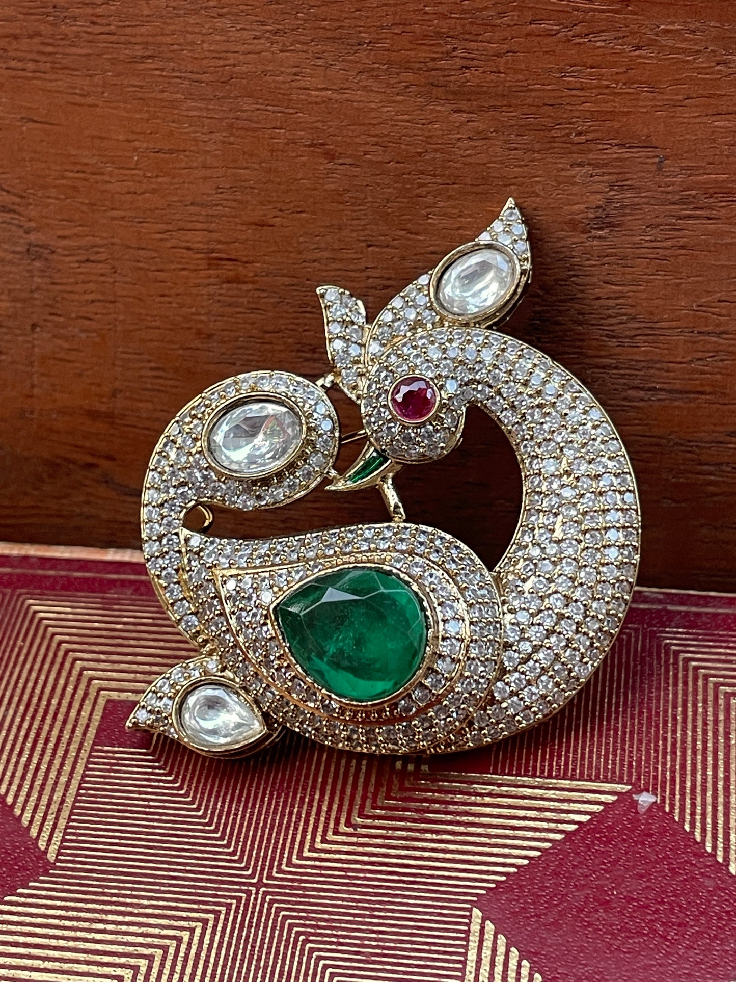 Swansh Emerald Zircon Brooch